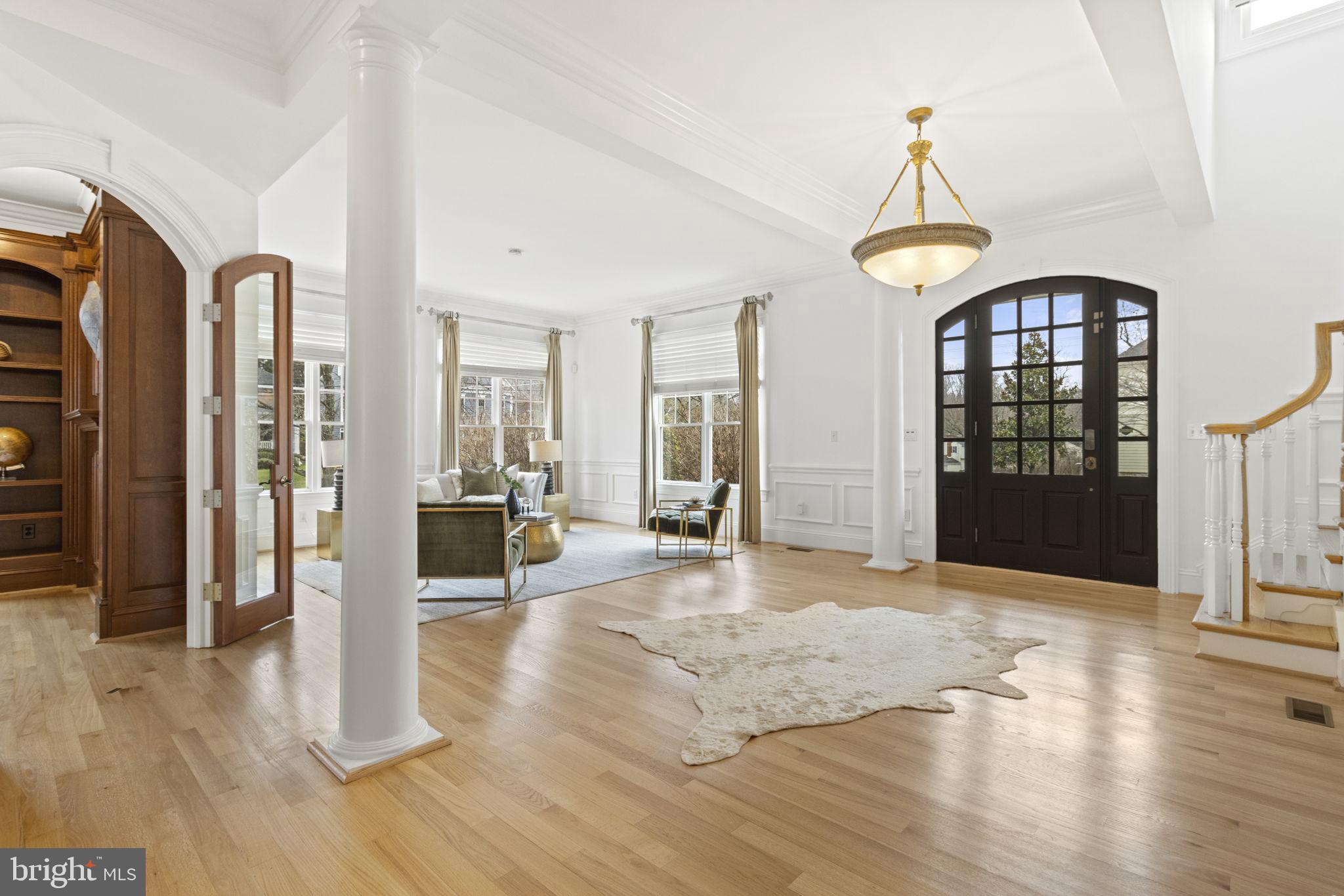 5801 IPSWICH ROAD