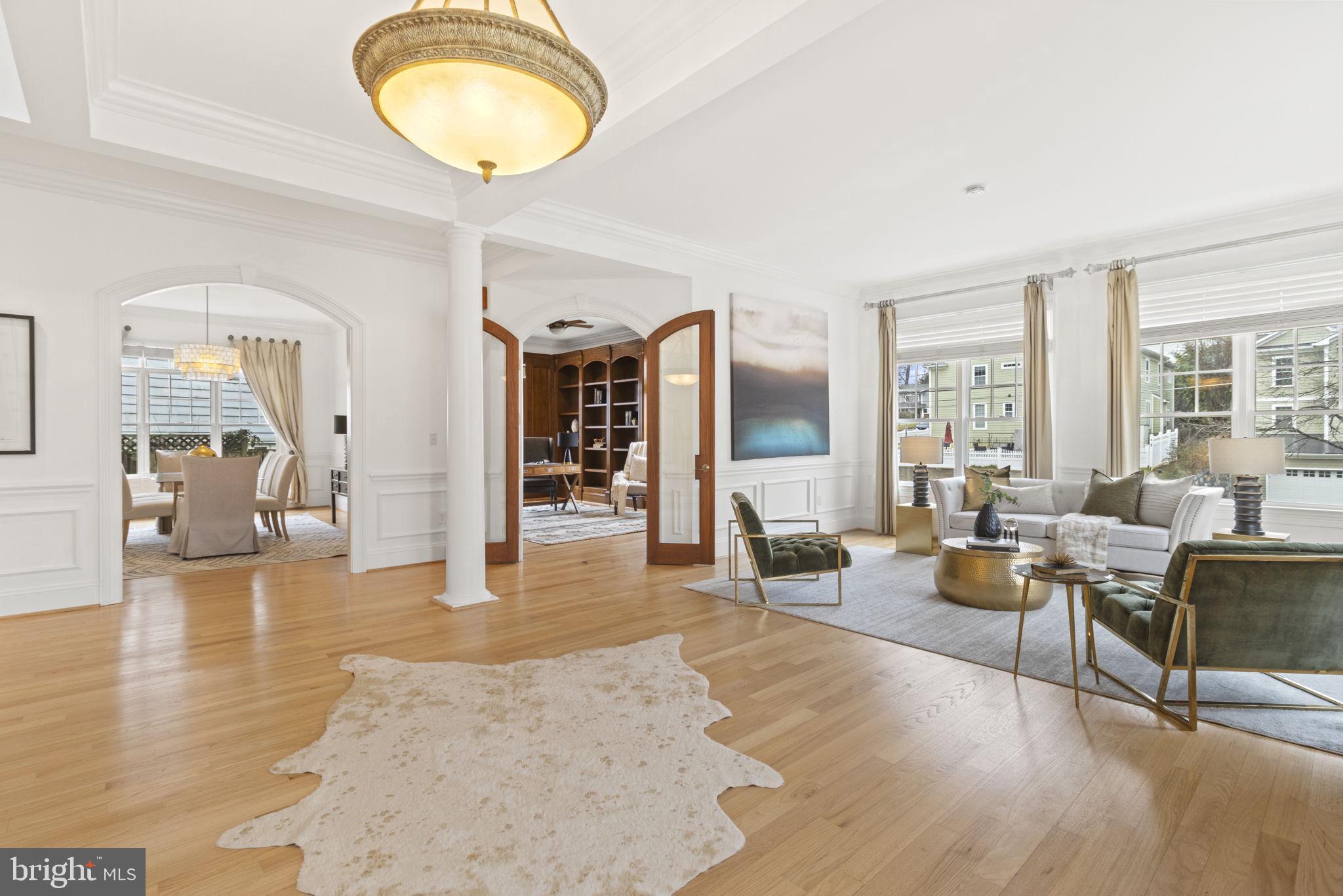5801 IPSWICH ROAD