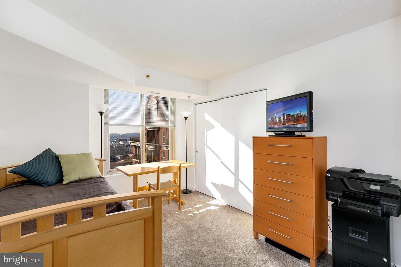 7500 Woodmont Ave #S1006