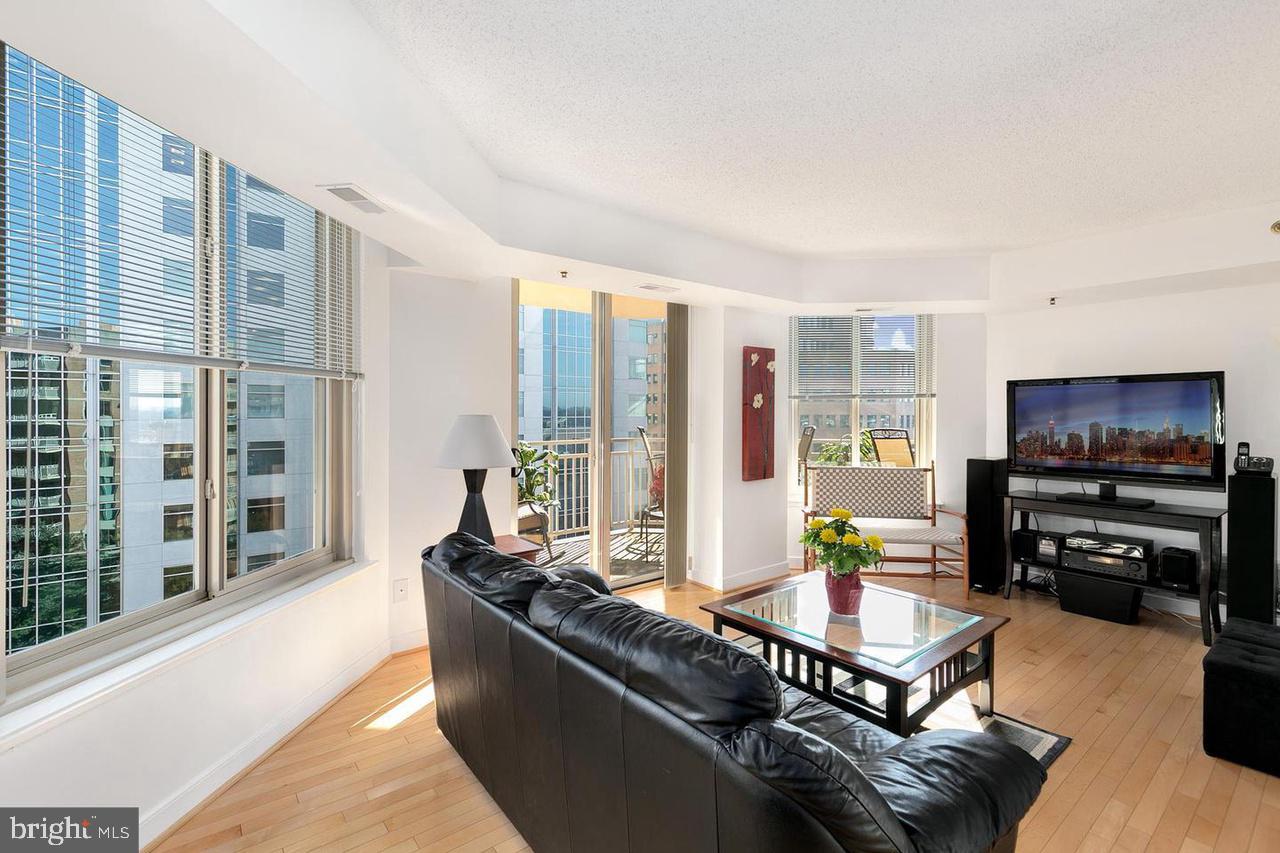 7500 Woodmont Ave #S1006