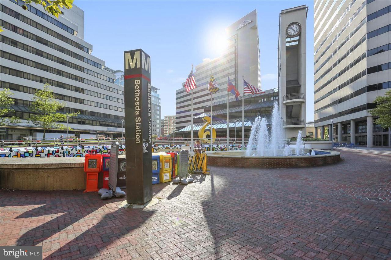 7500 Woodmont Ave #S1006