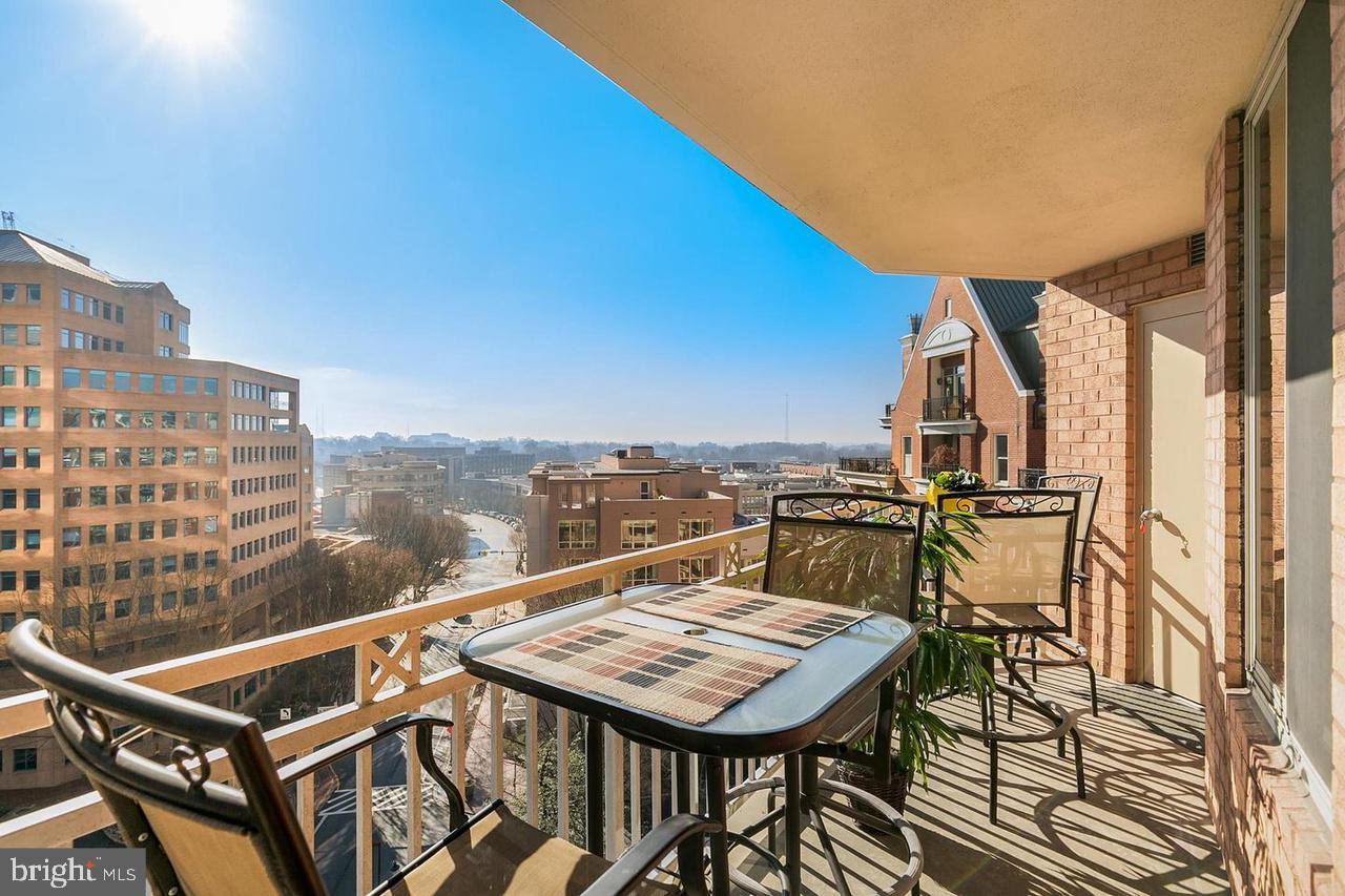 7500 Woodmont Ave #S1006