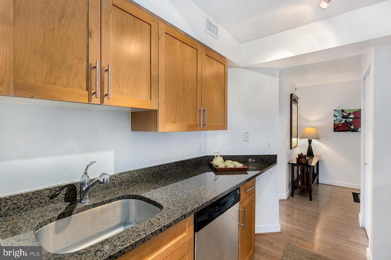 7500 Woodmont Ave #S1006