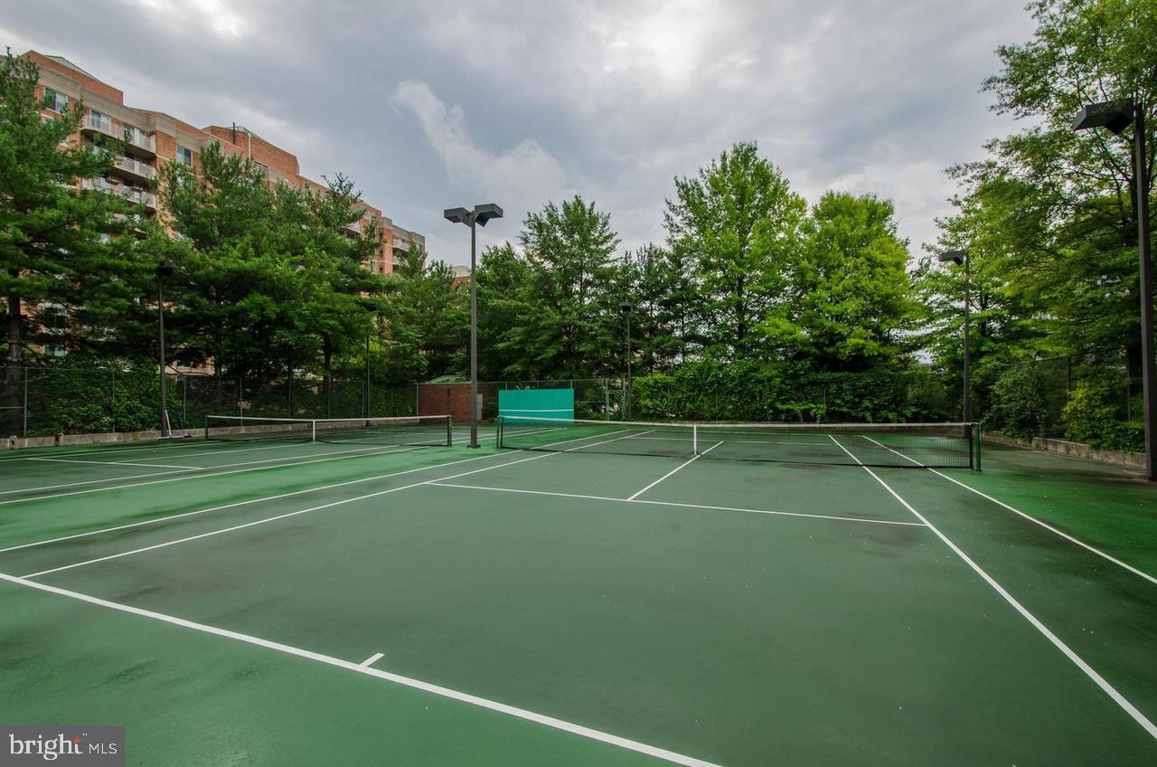 7500 Woodmont Ave #S1006