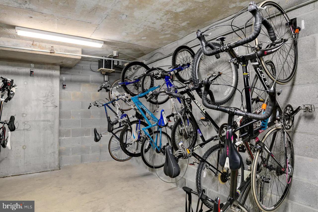 7500 Woodmont Ave #S1006