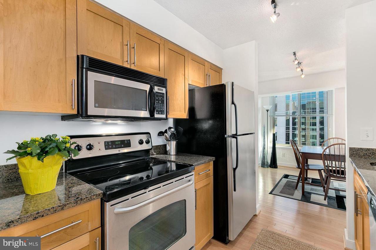 7500 Woodmont Ave #S1006