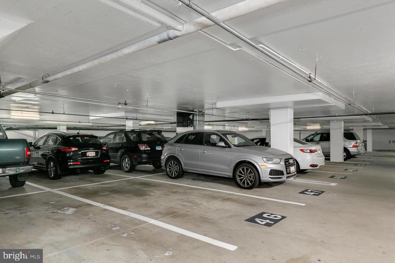 7500 Woodmont Ave #S1006