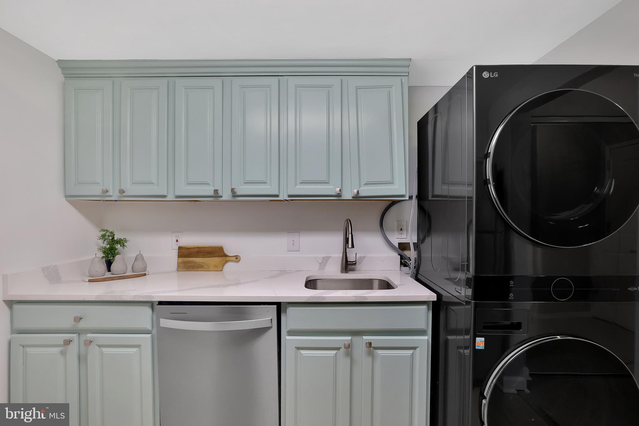 4601 N PARK AVENUE 915-Q