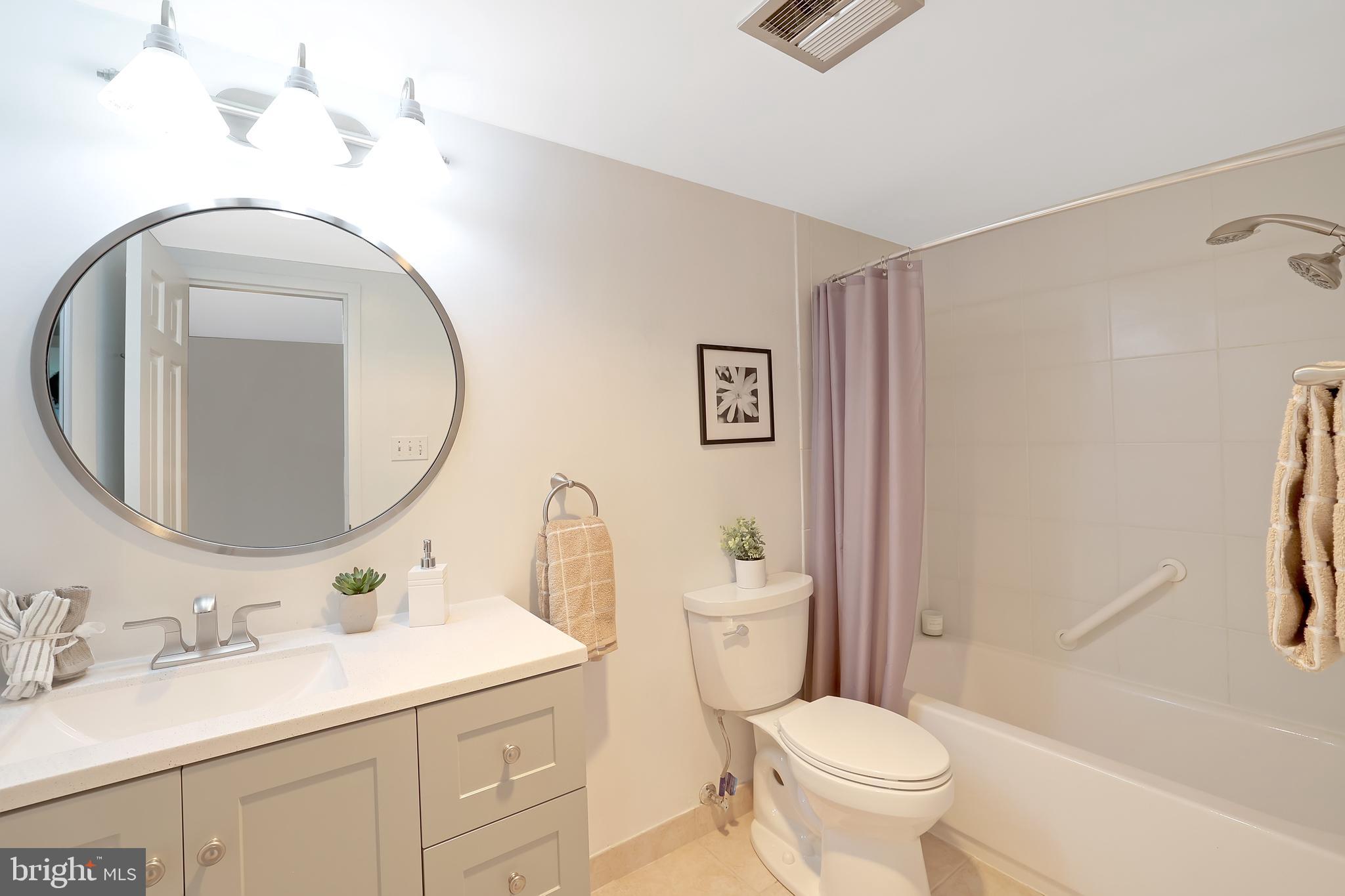 4601 N PARK AVENUE 915-Q