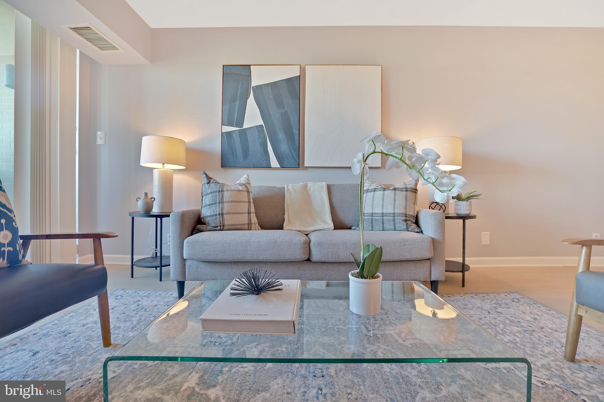 4601 N PARK AVENUE 915-Q