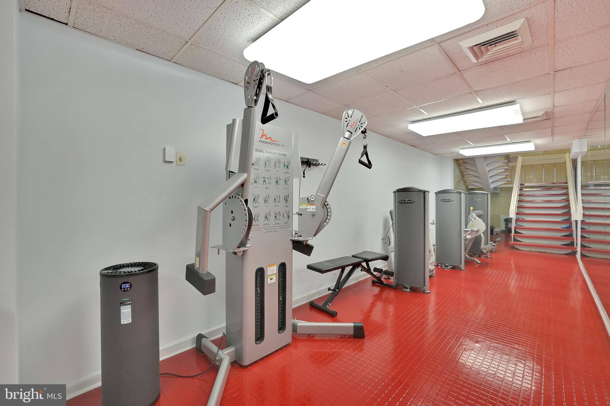 4601 N PARK AVENUE 915-Q