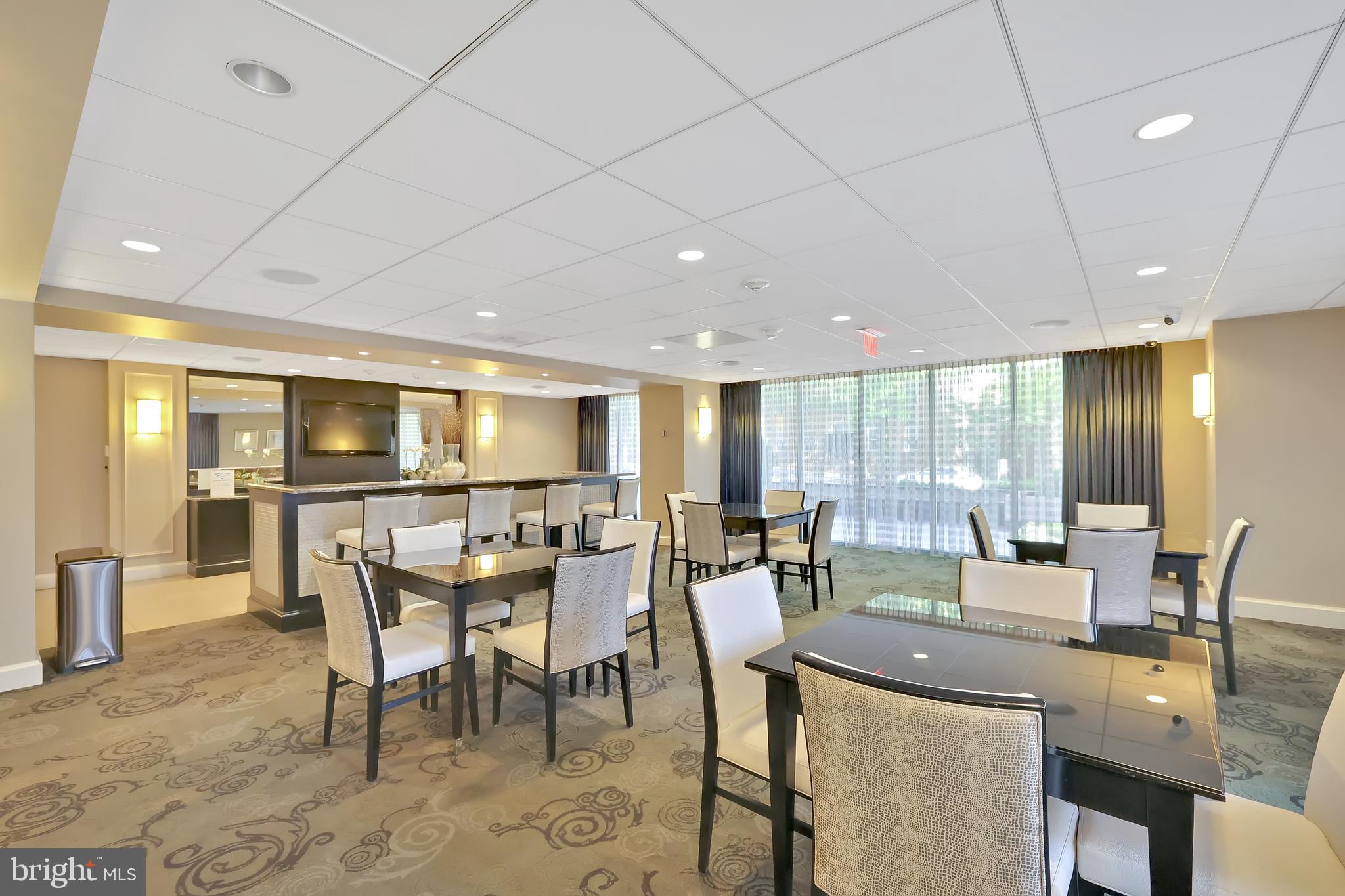 4601 N PARK AVENUE 915-Q