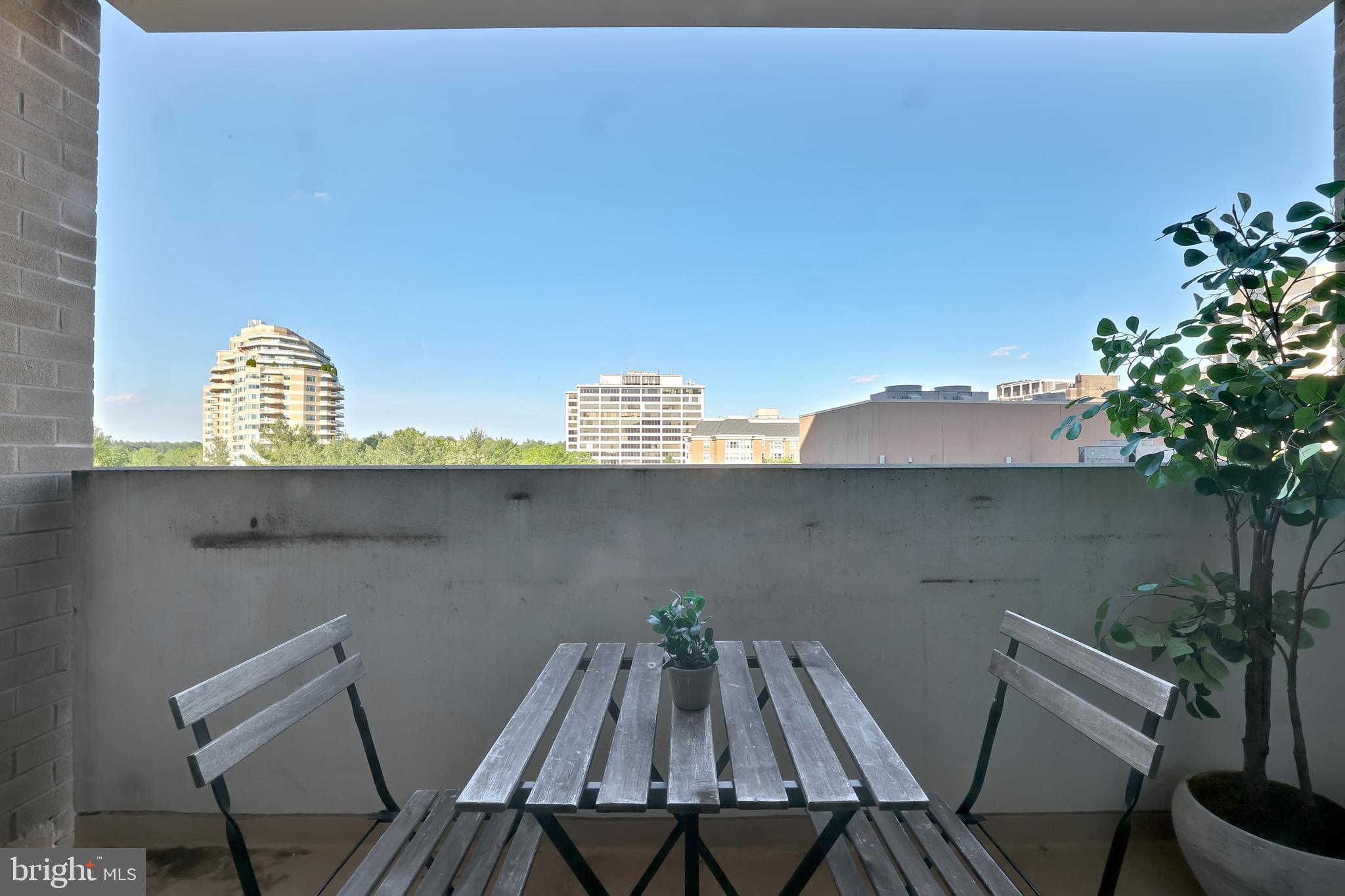 4601 N PARK AVENUE 915-Q