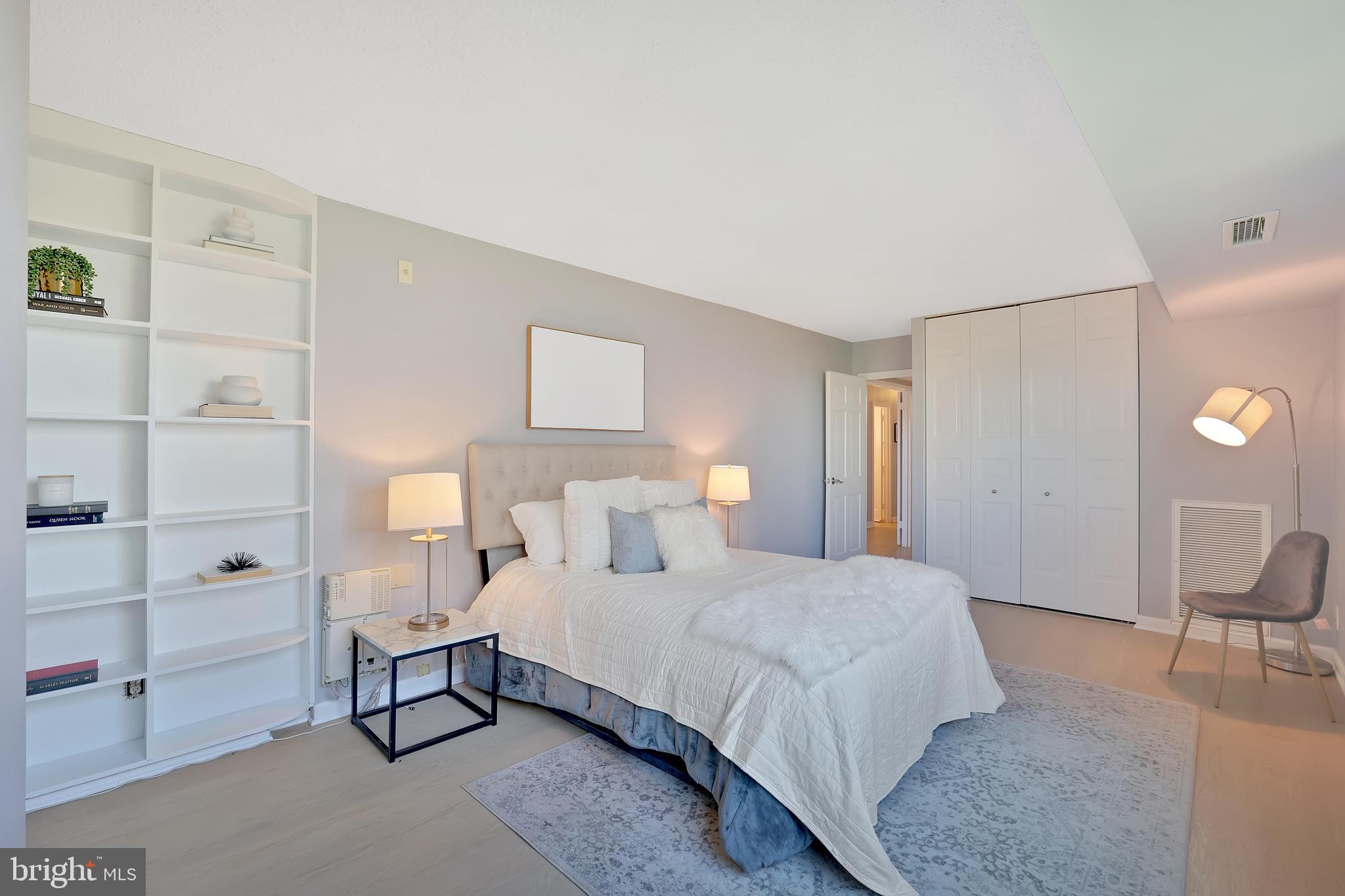 4601 N PARK AVENUE 915-Q