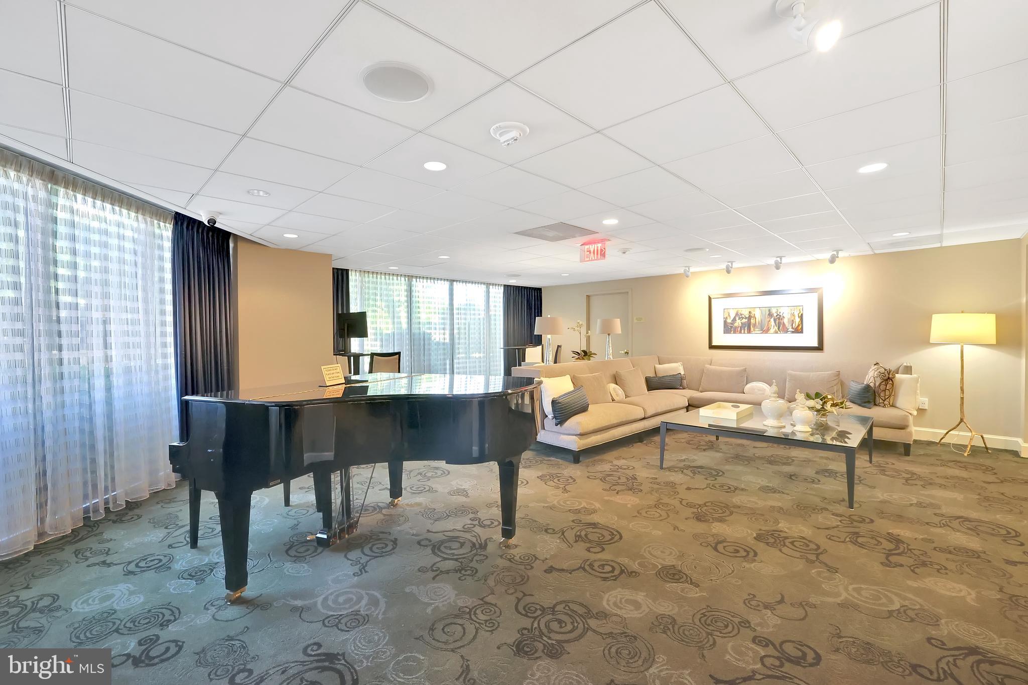 4601 N PARK AVENUE 915-Q