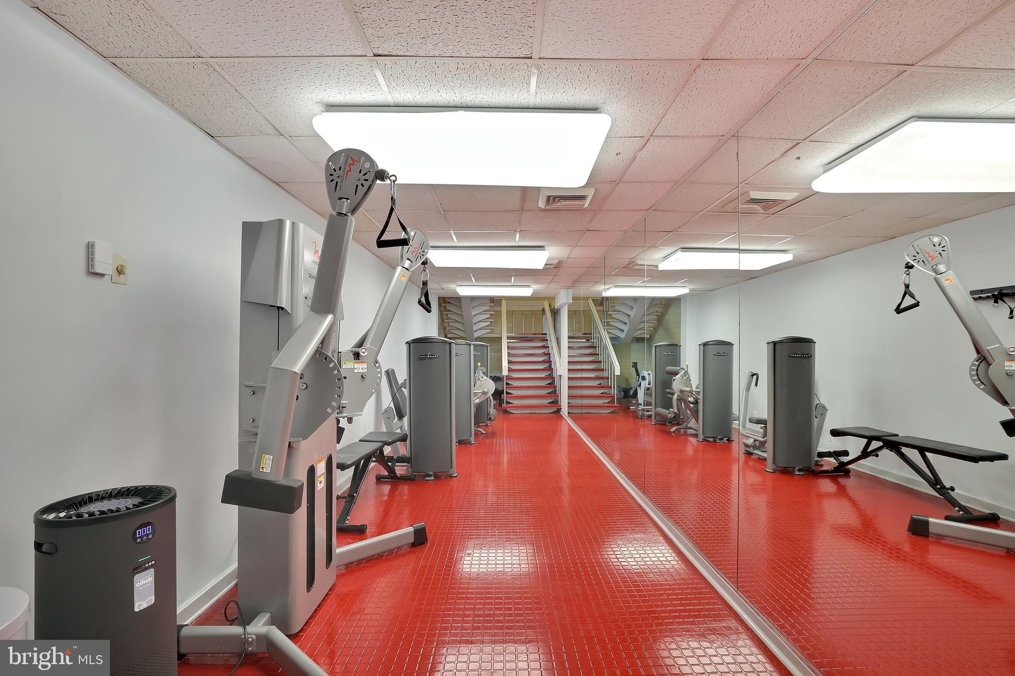 4601 N PARK AVENUE 915-Q