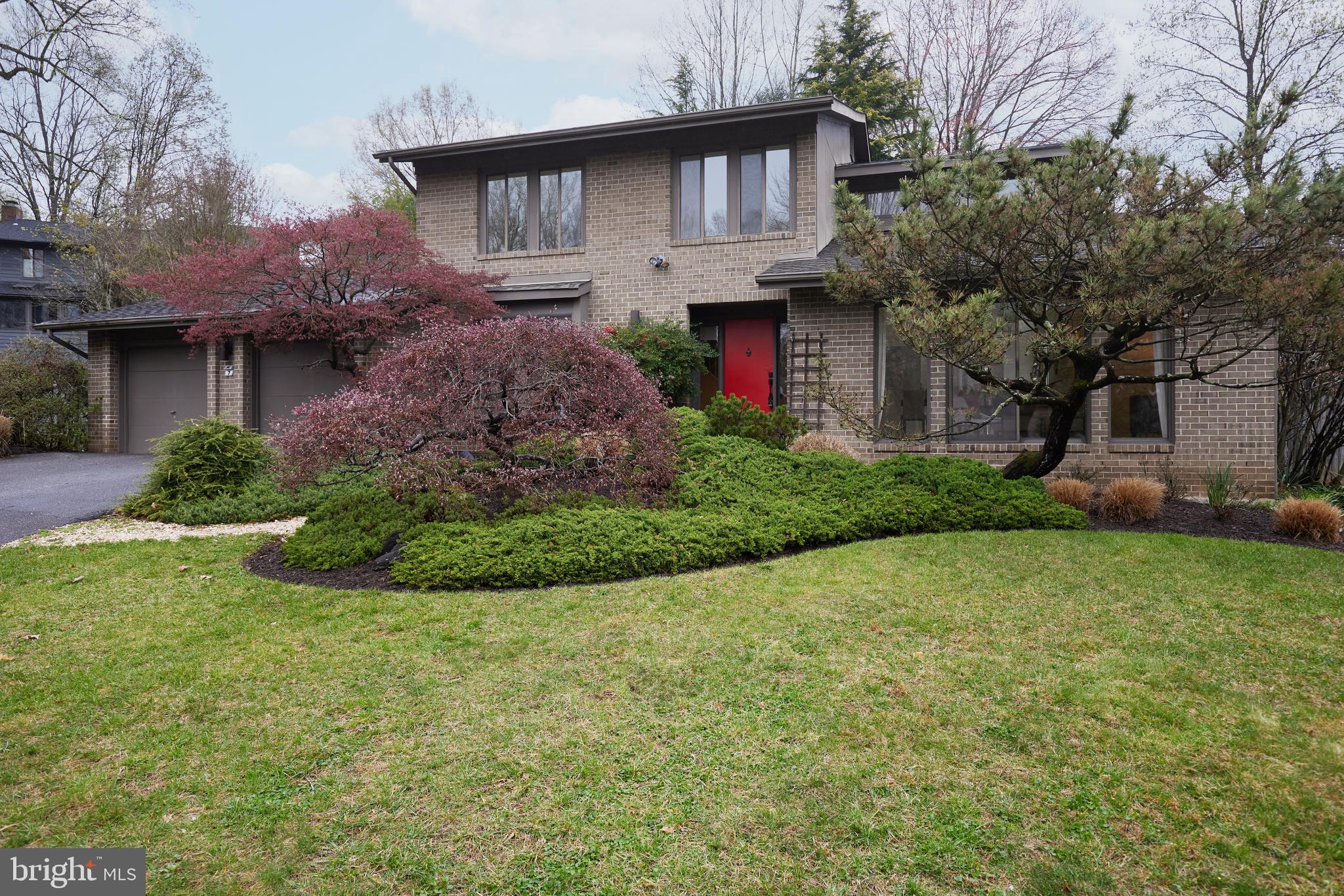 7 ARLIVE COURT