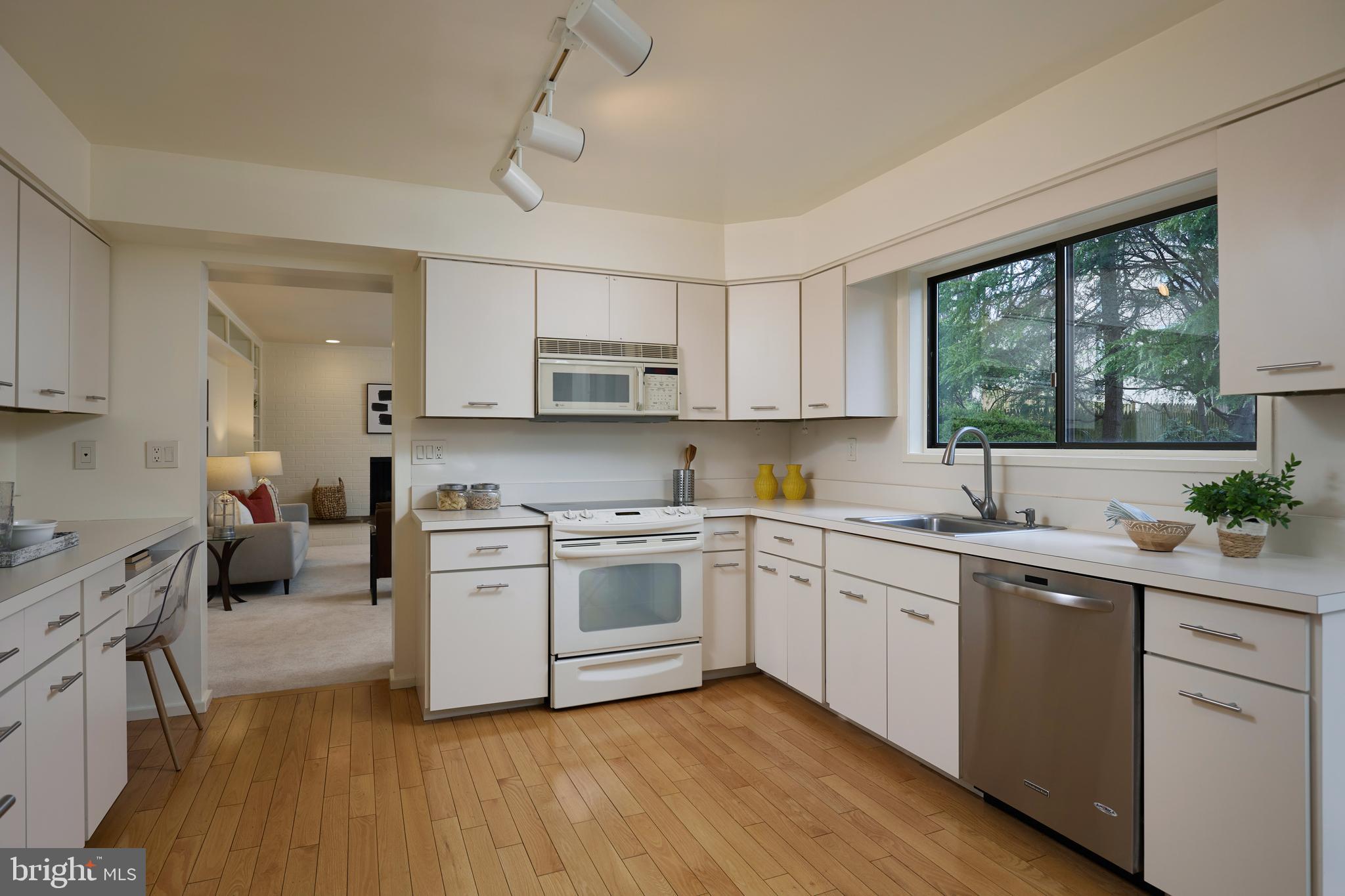 7 ARLIVE COURT