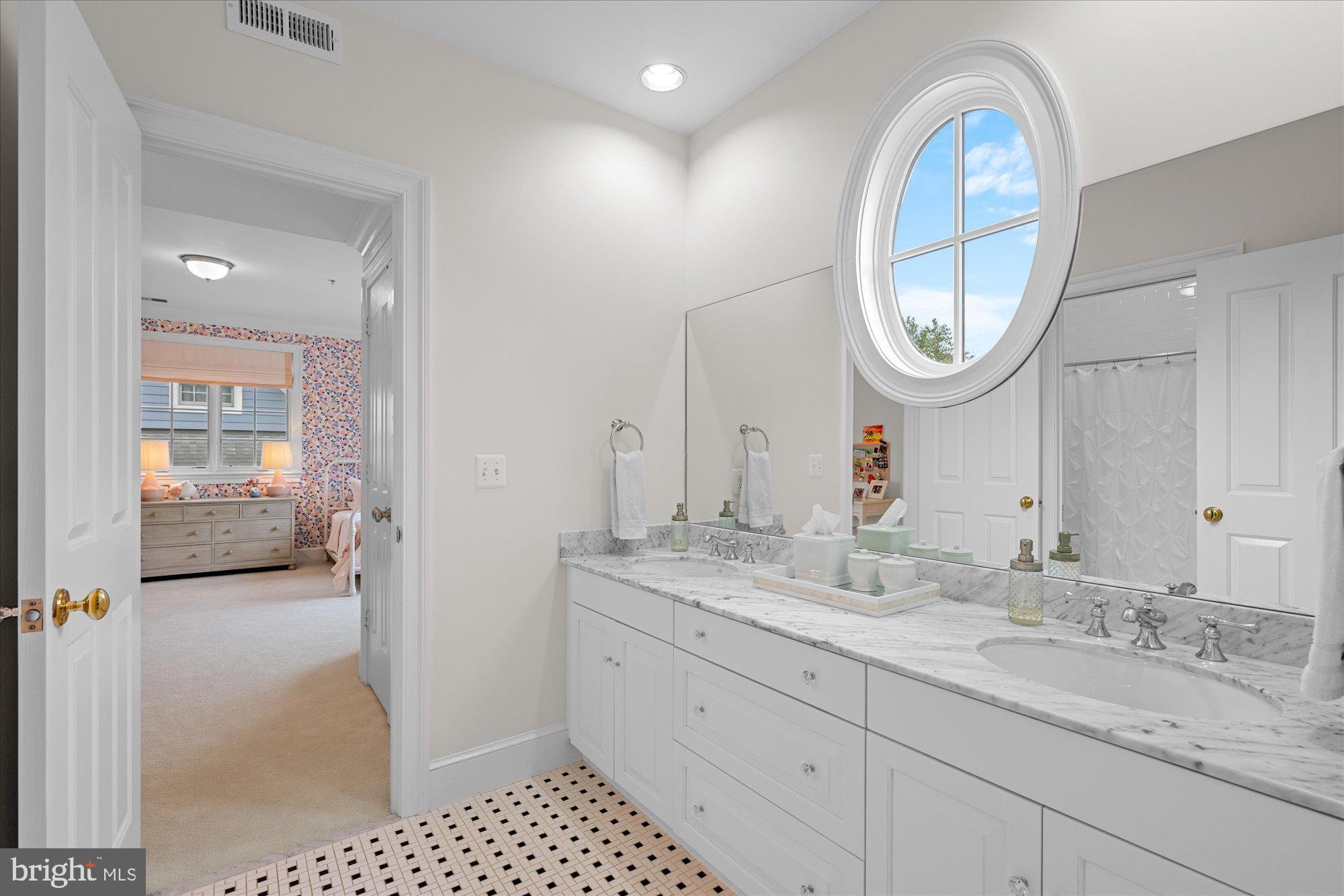 4405 HIGHLAND AVENUE