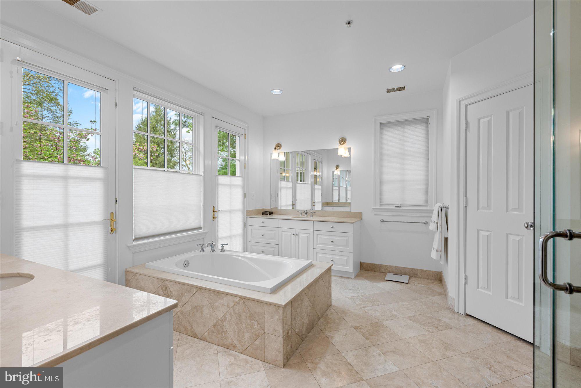 4405 HIGHLAND AVENUE