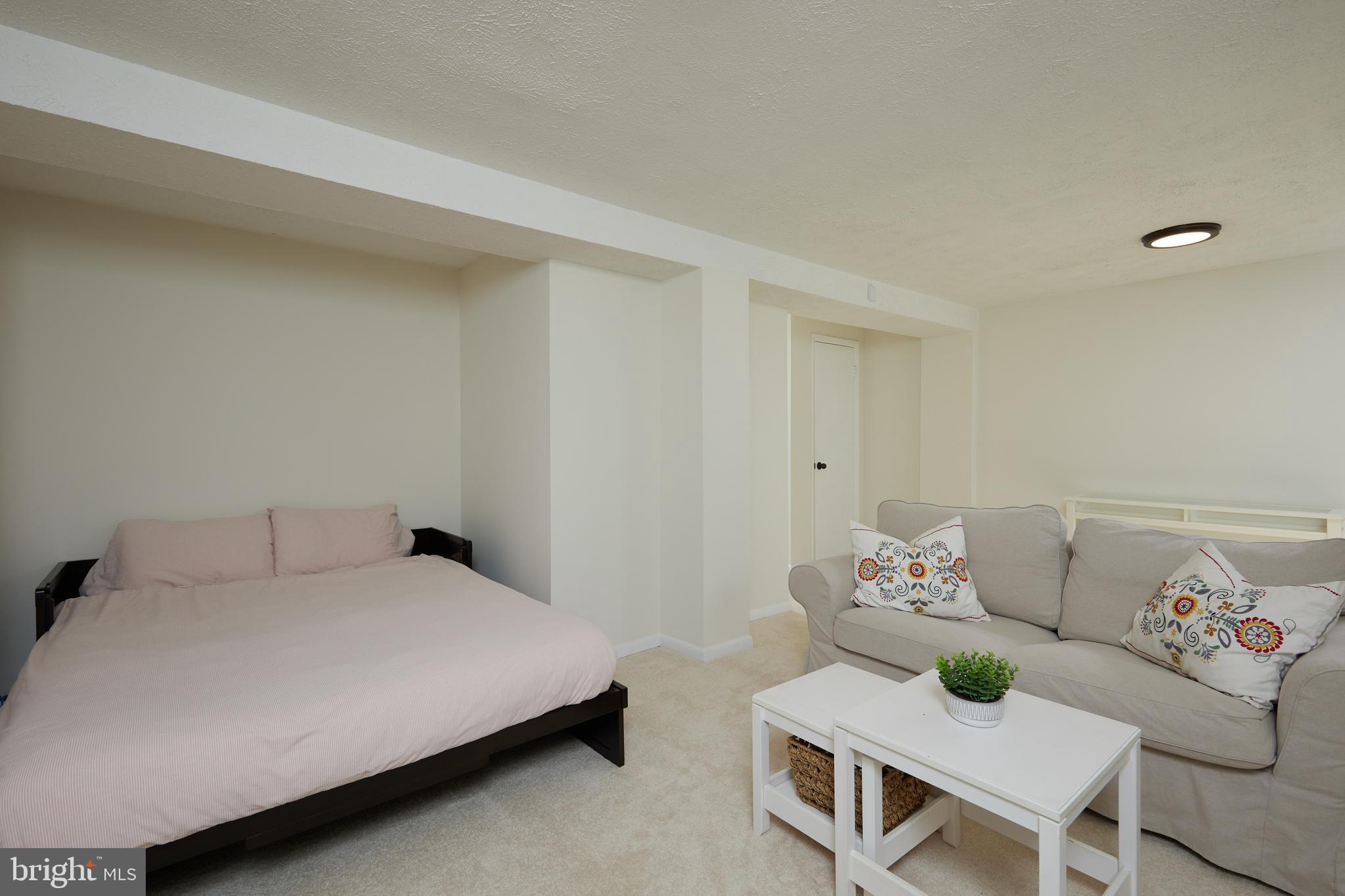 7810 MUIRFIELD COURT