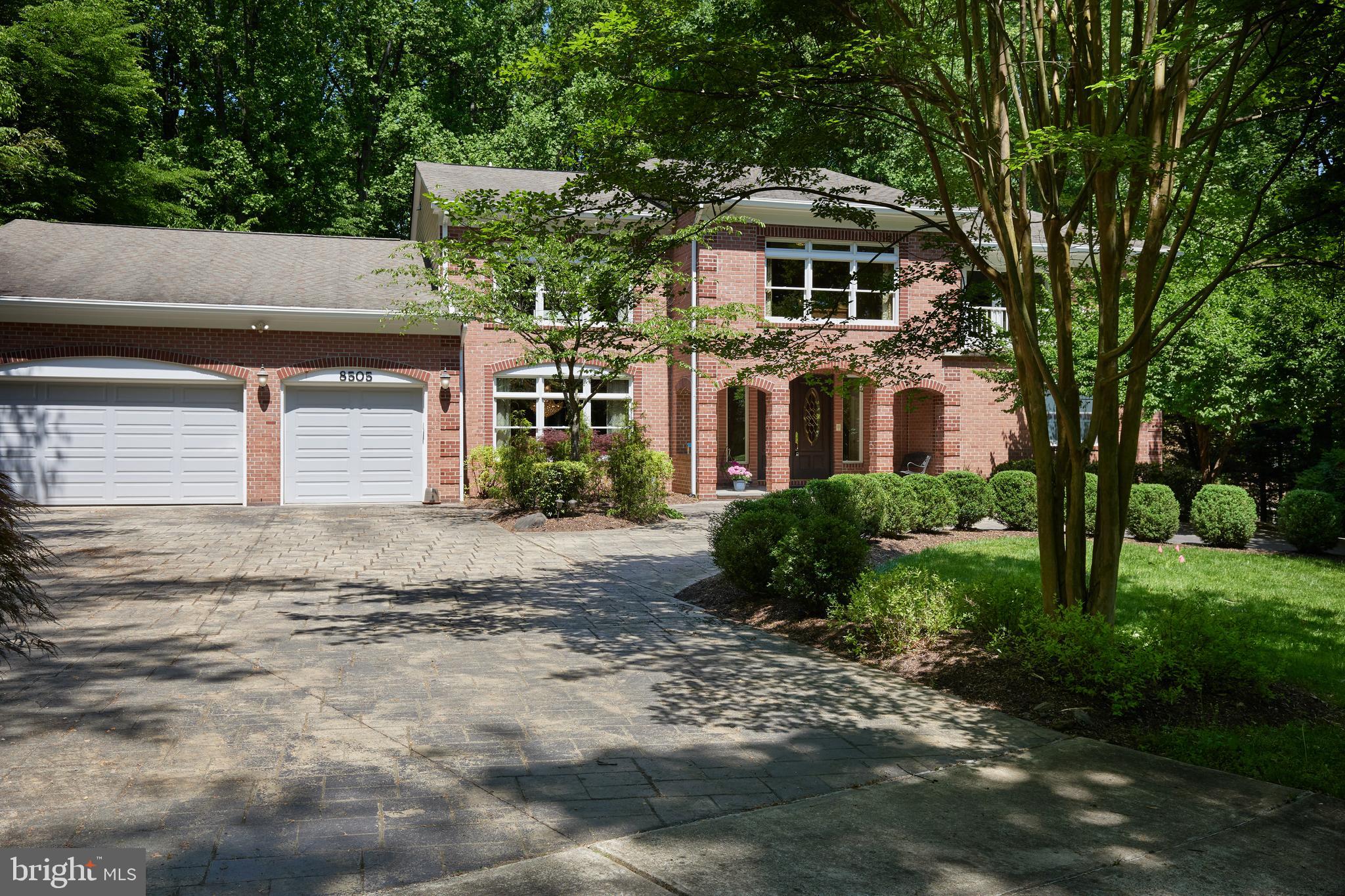 8505 CARLYNN DRIVE