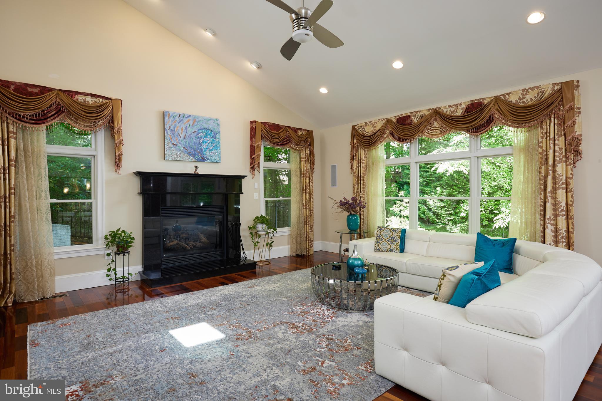 8505 CARLYNN DRIVE