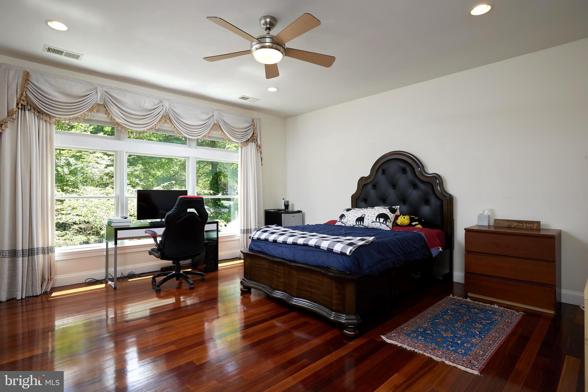 8505 CARLYNN DRIVE