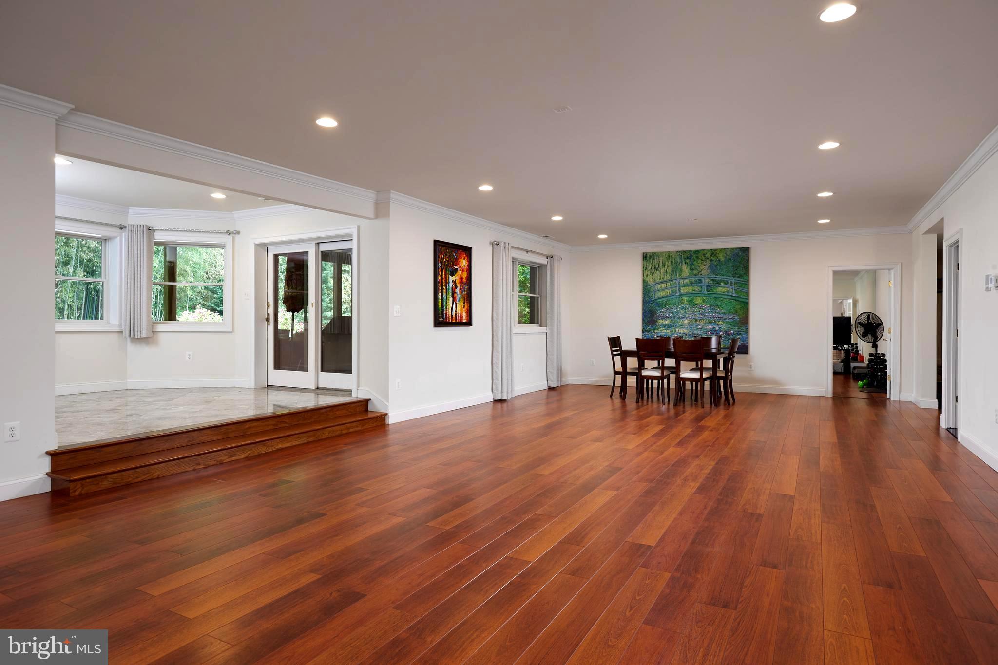 8505 CARLYNN DRIVE