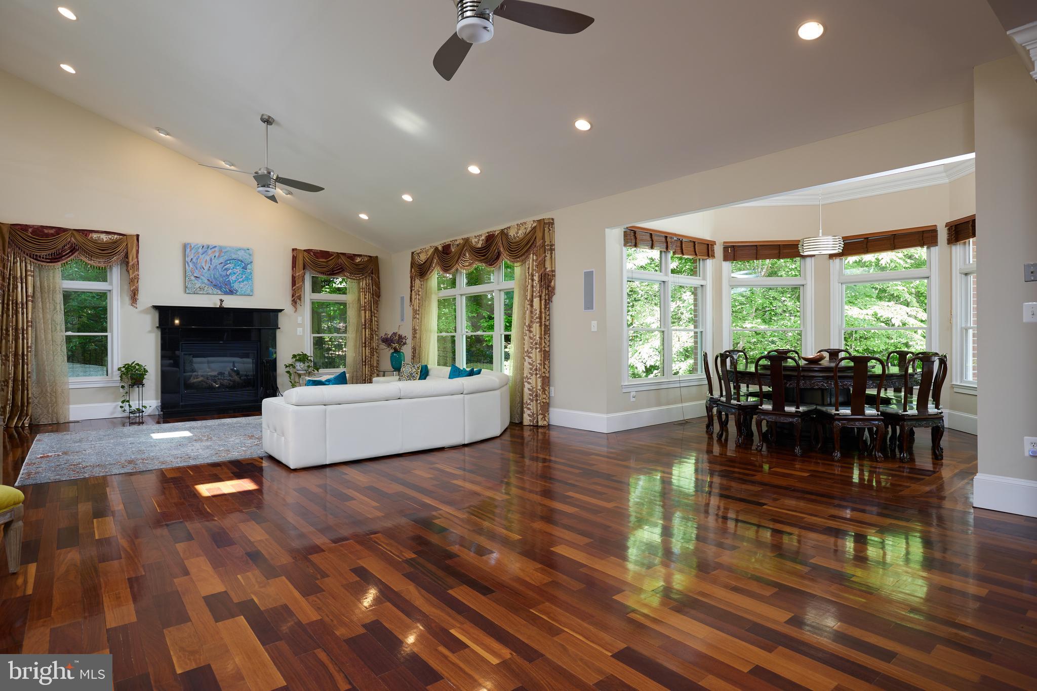 8505 CARLYNN DRIVE