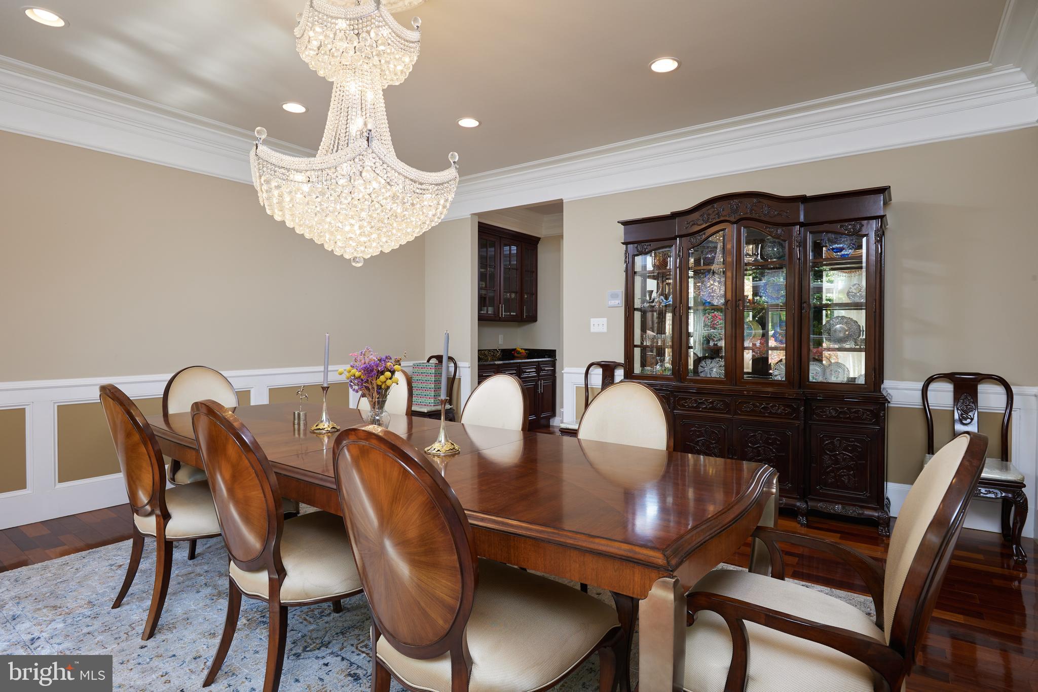8505 CARLYNN DRIVE