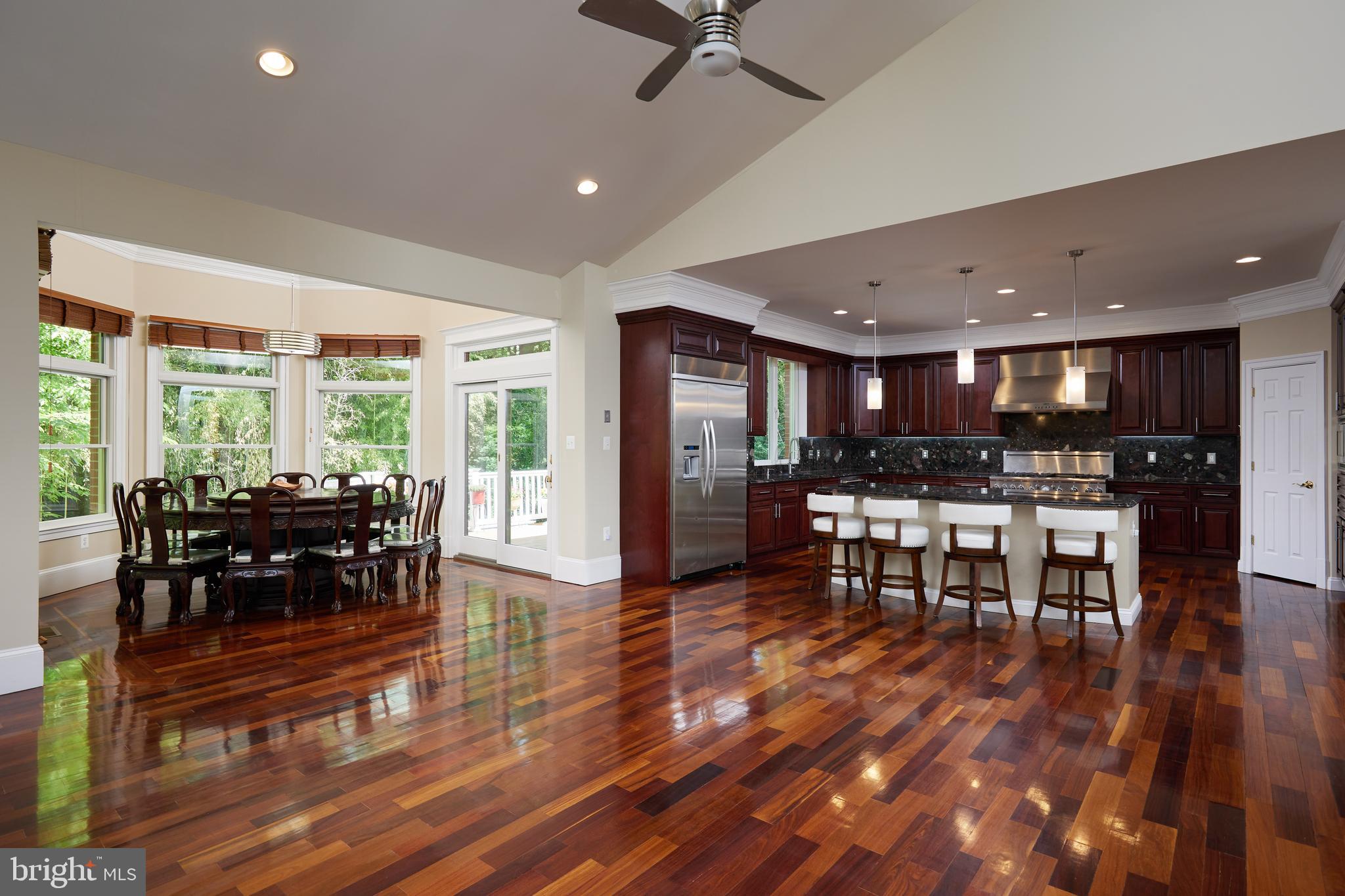 8505 CARLYNN DRIVE