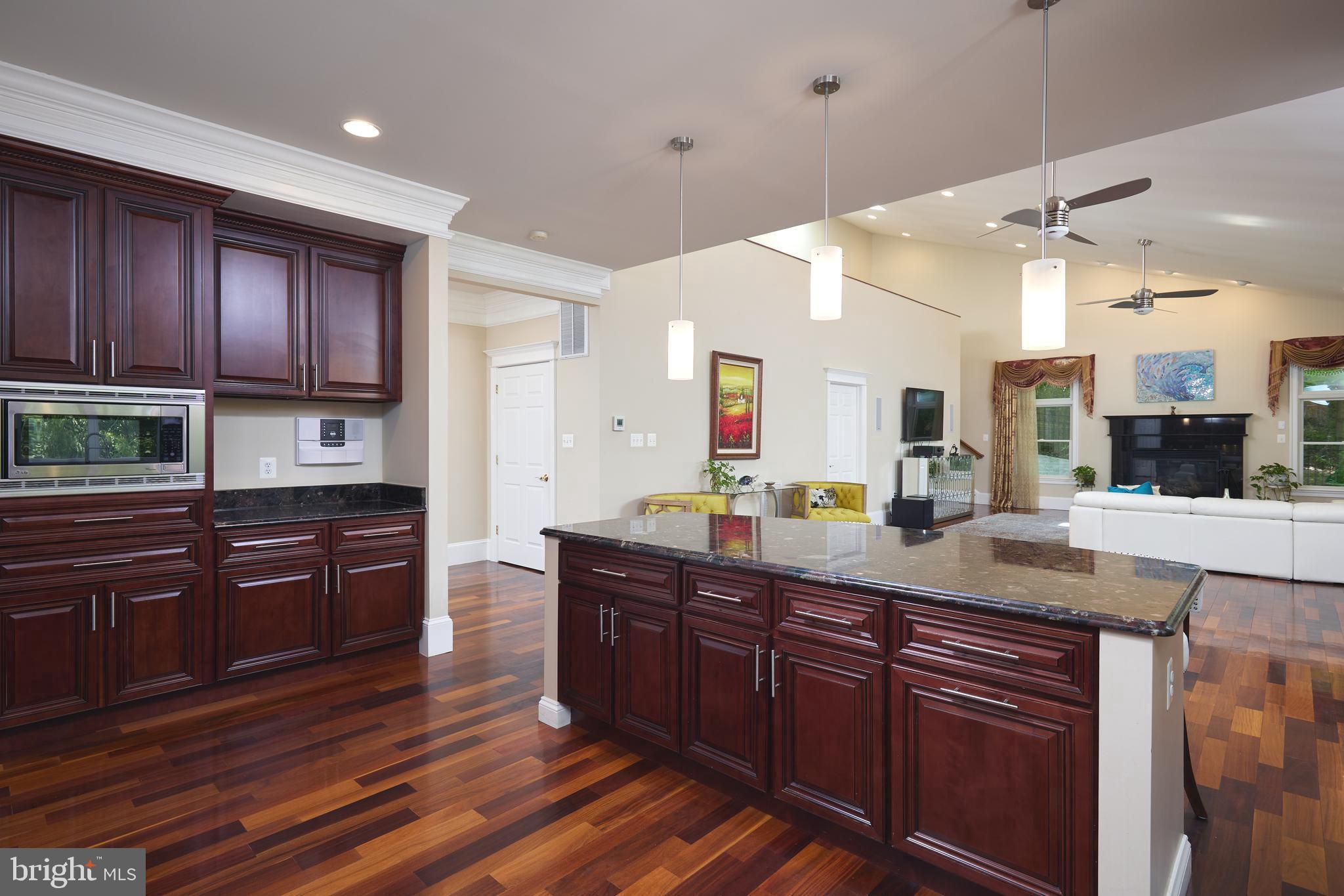 8505 CARLYNN DRIVE