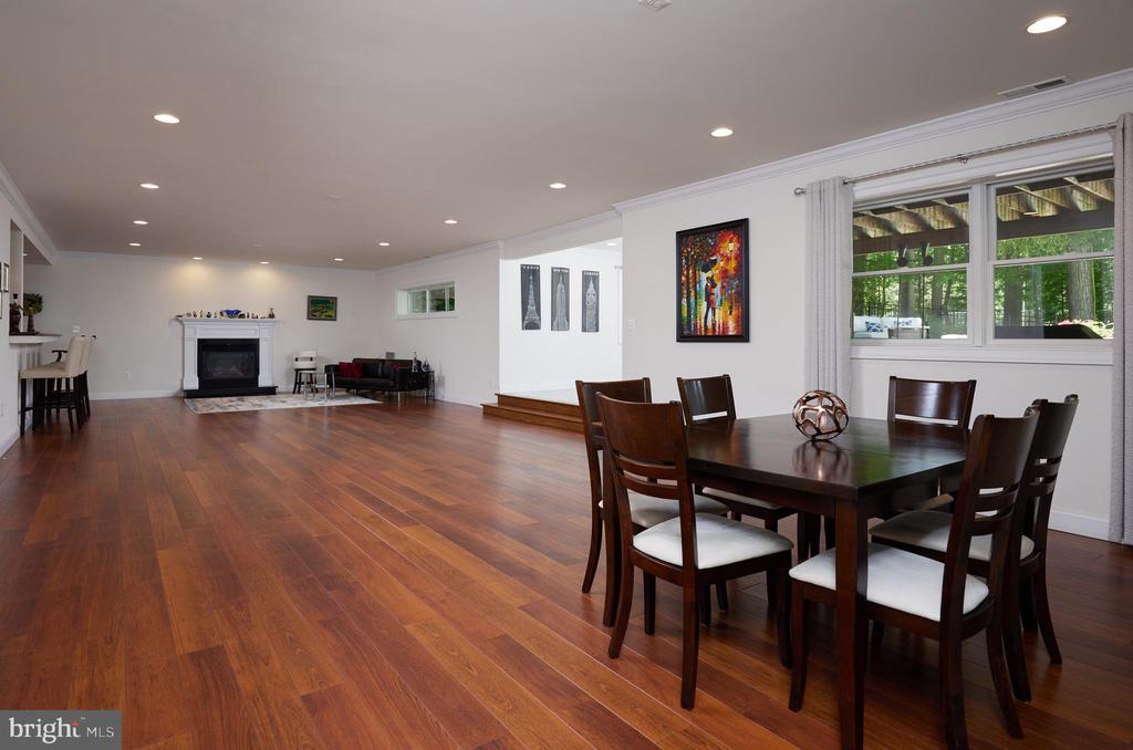8505 CARLYNN DRIVE