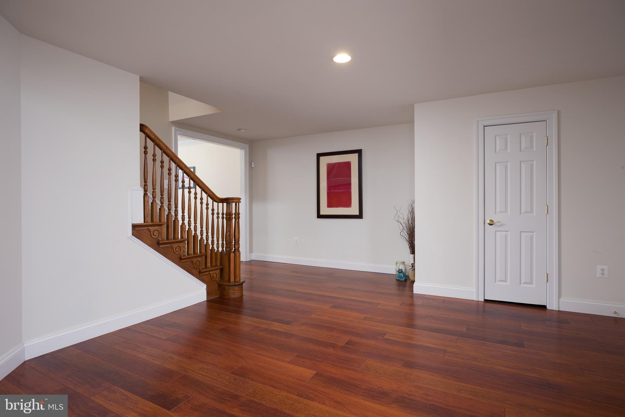 8505 CARLYNN DRIVE