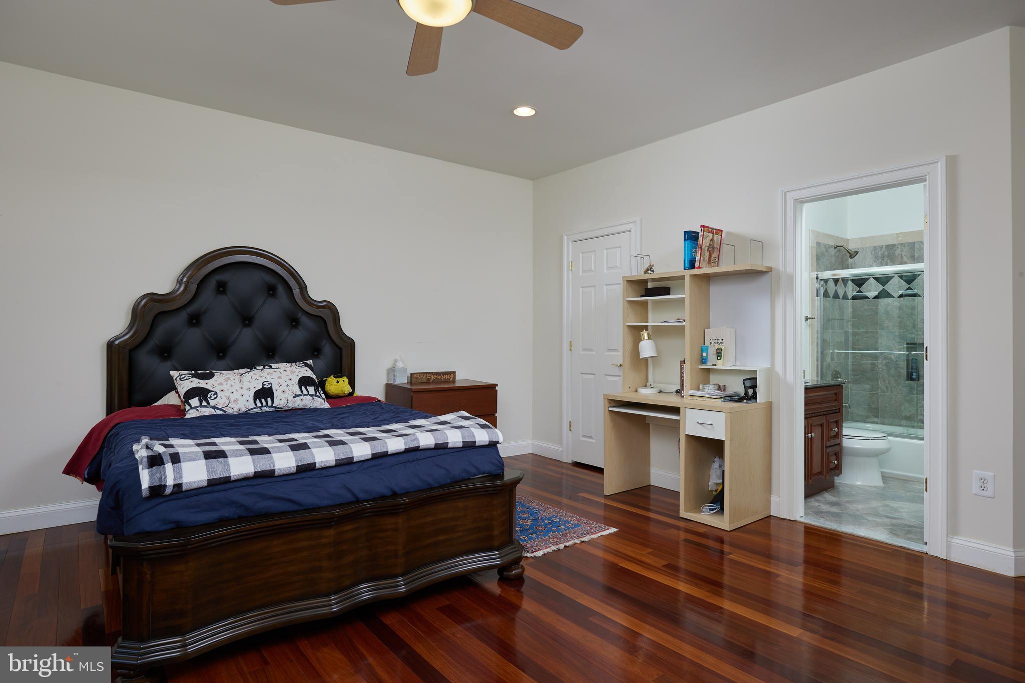 8505 CARLYNN DRIVE