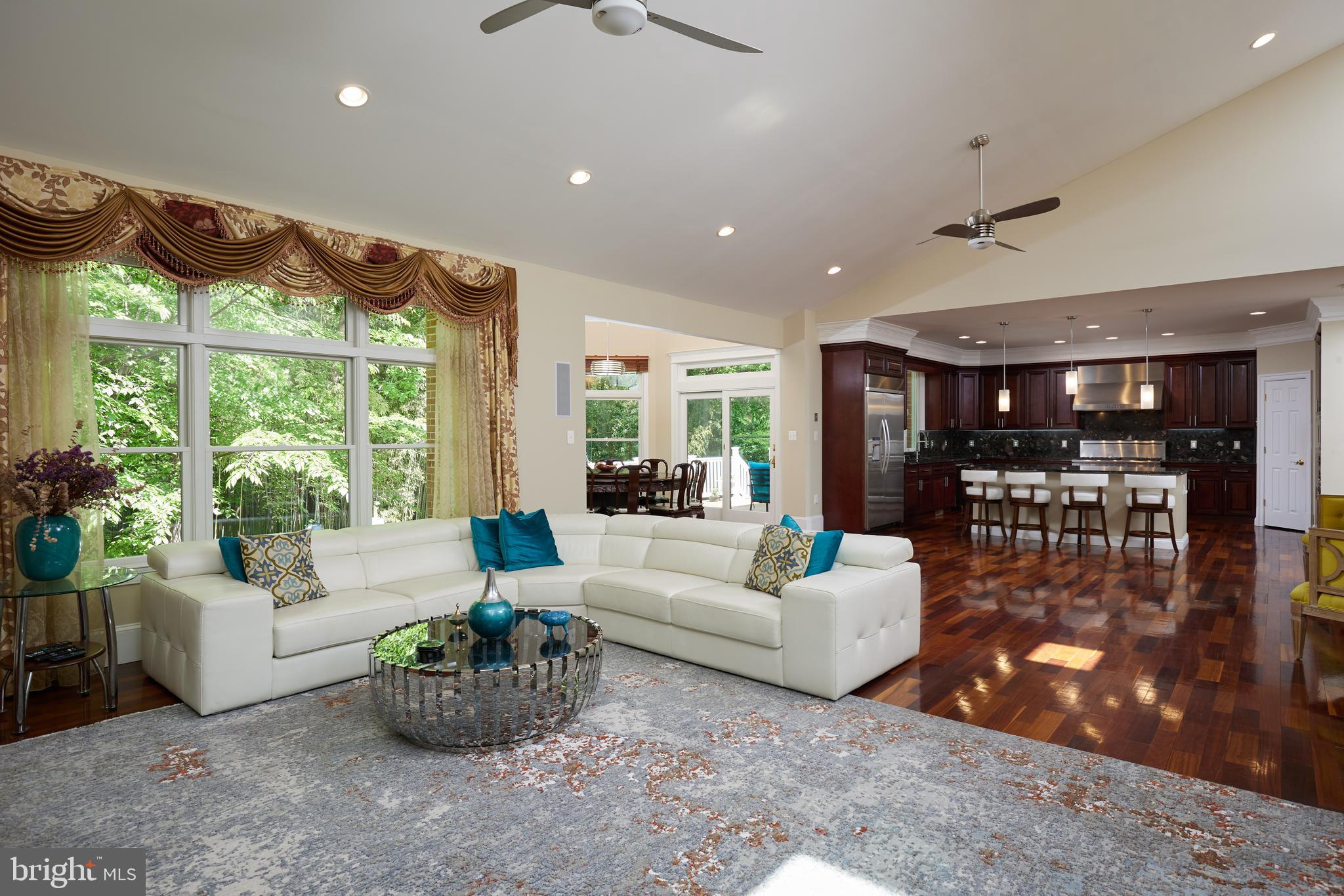 8505 CARLYNN DRIVE