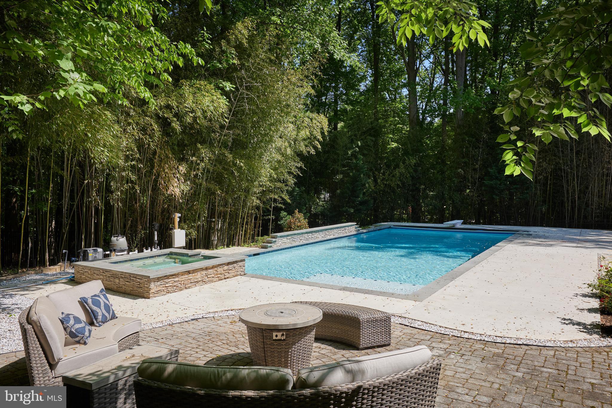8505 CARLYNN DRIVE