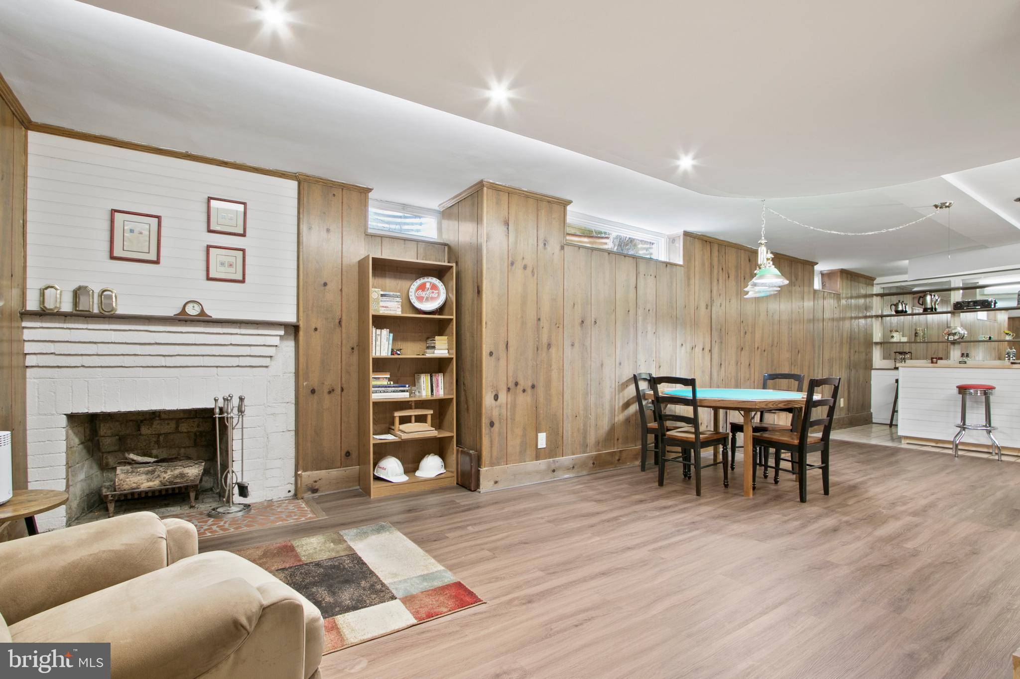 1207 BALLARD STREET