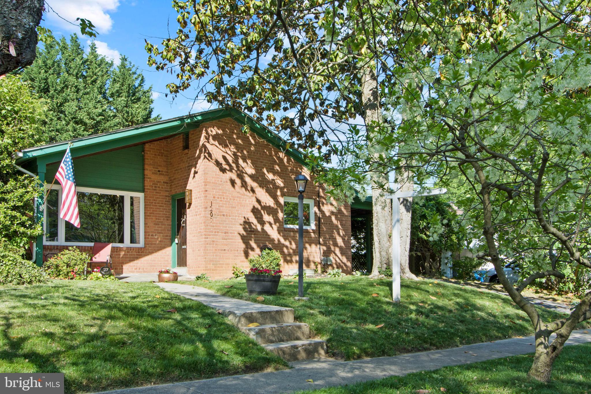 1207 BALLARD STREET