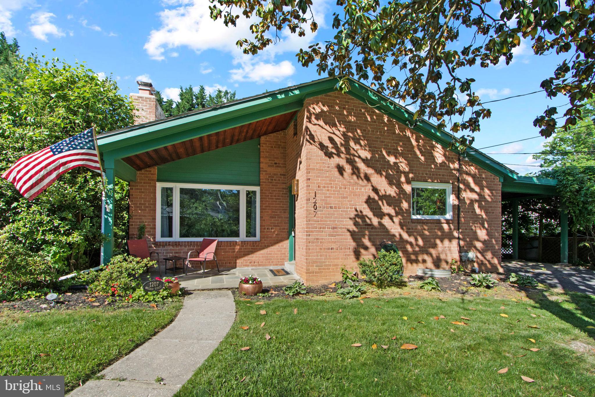 1207 BALLARD STREET