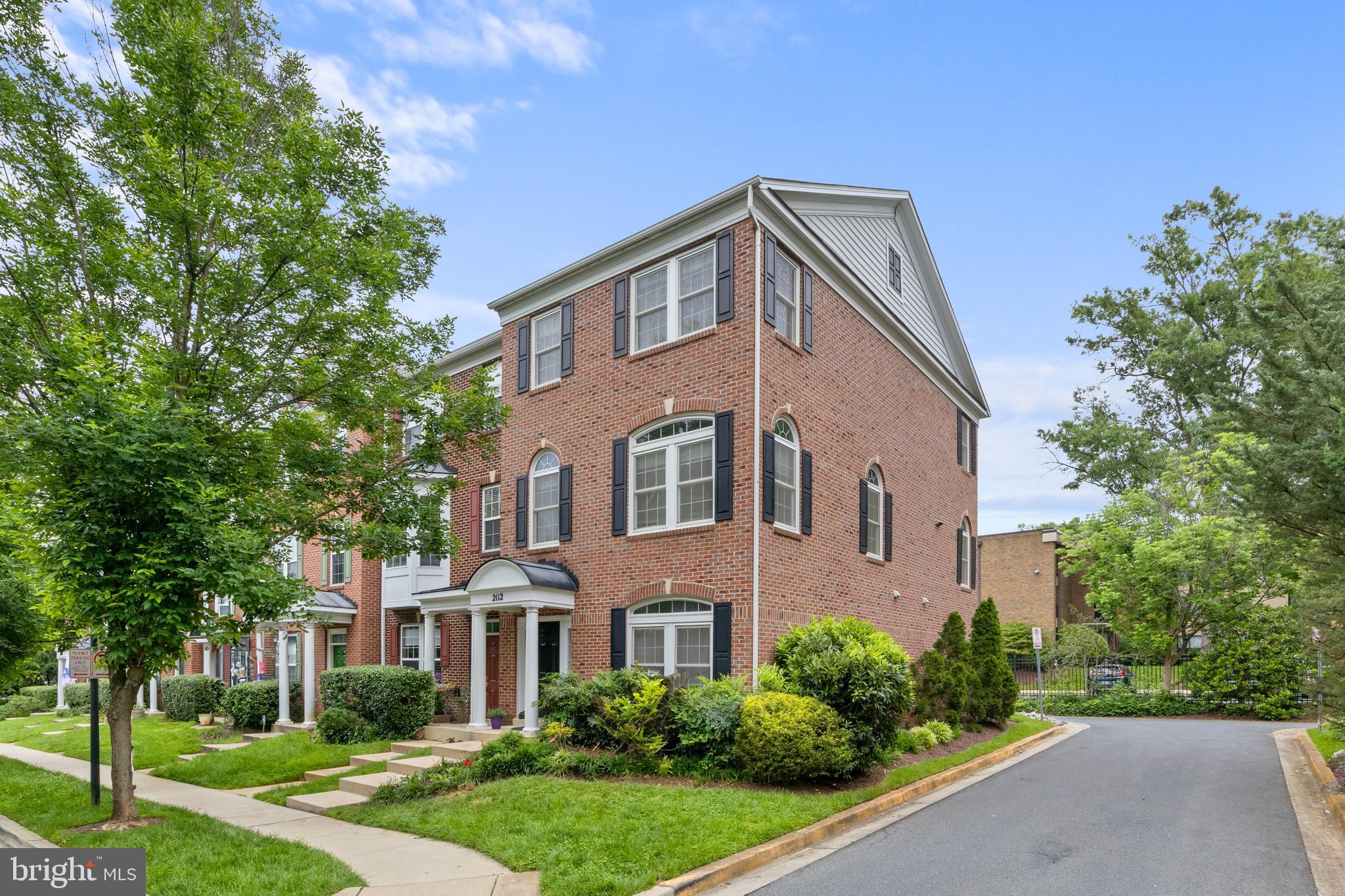 2112 CLARK PLACE