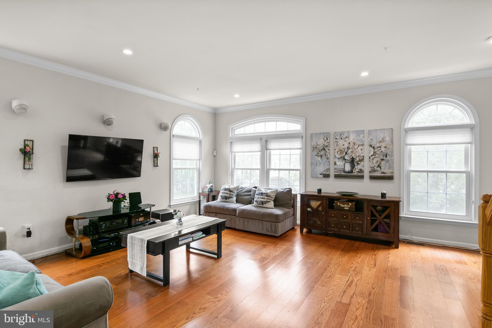 2112 CLARK PLACE