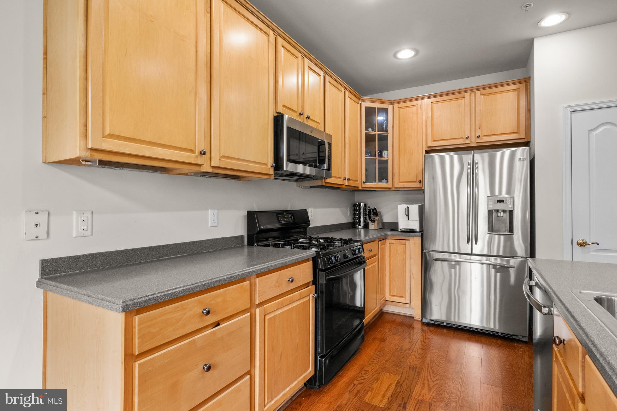 2112 CLARK PLACE