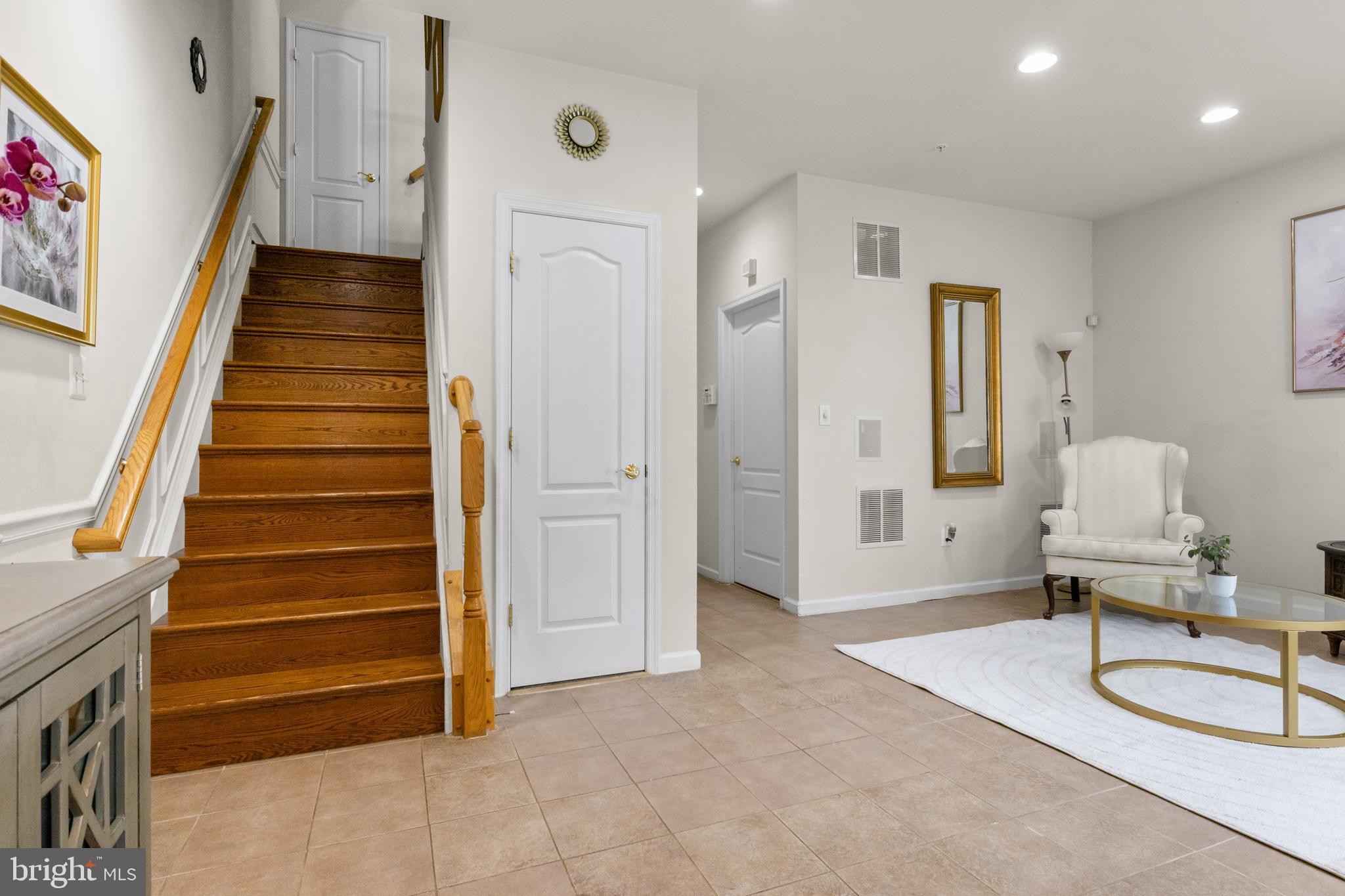 2112 CLARK PLACE