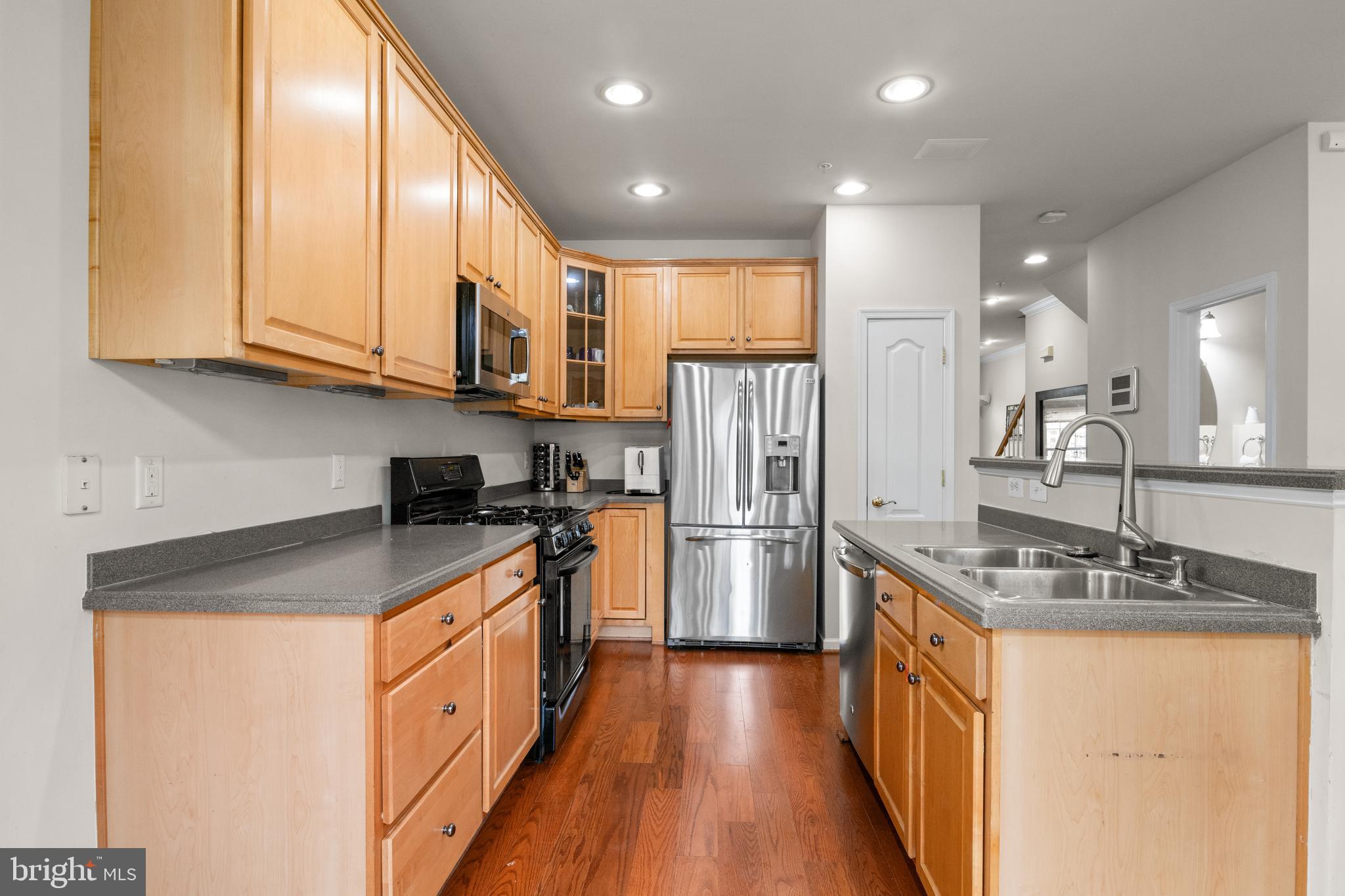 2112 CLARK PLACE