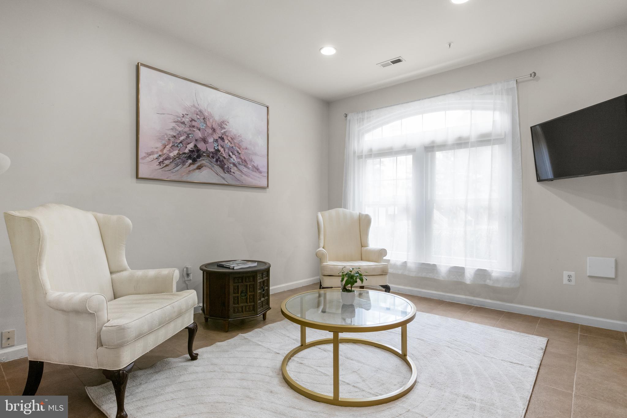 2112 CLARK PLACE