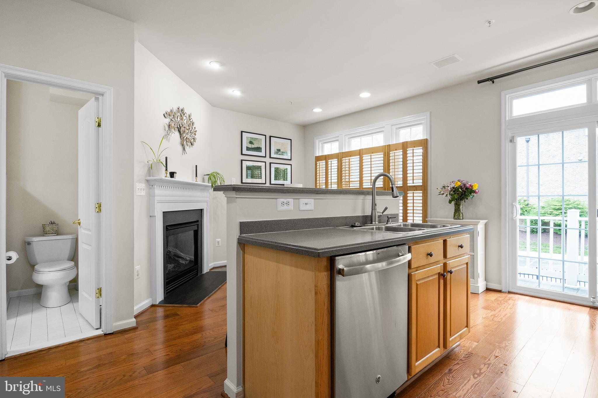 2112 CLARK PLACE