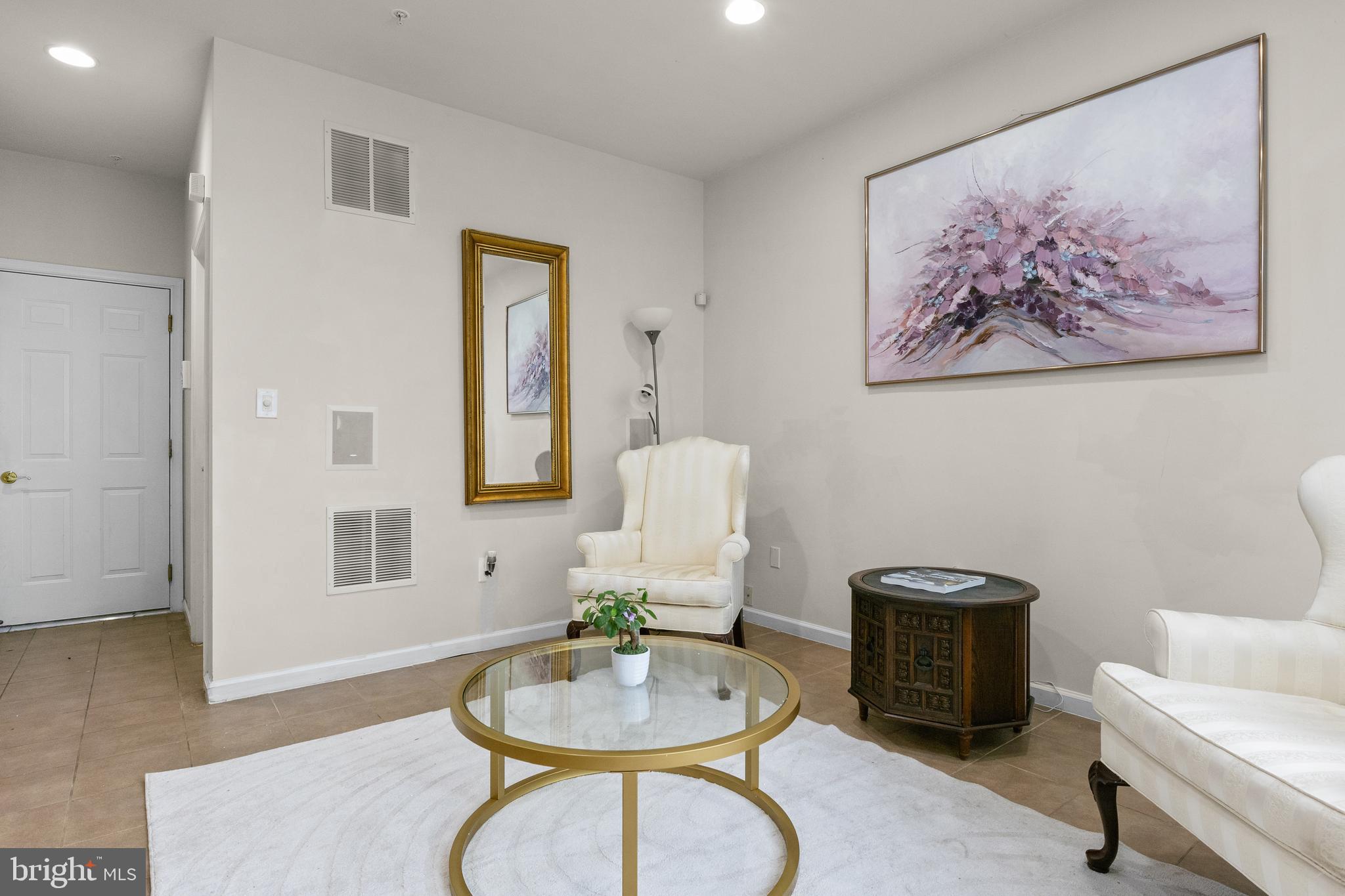 2112 CLARK PLACE