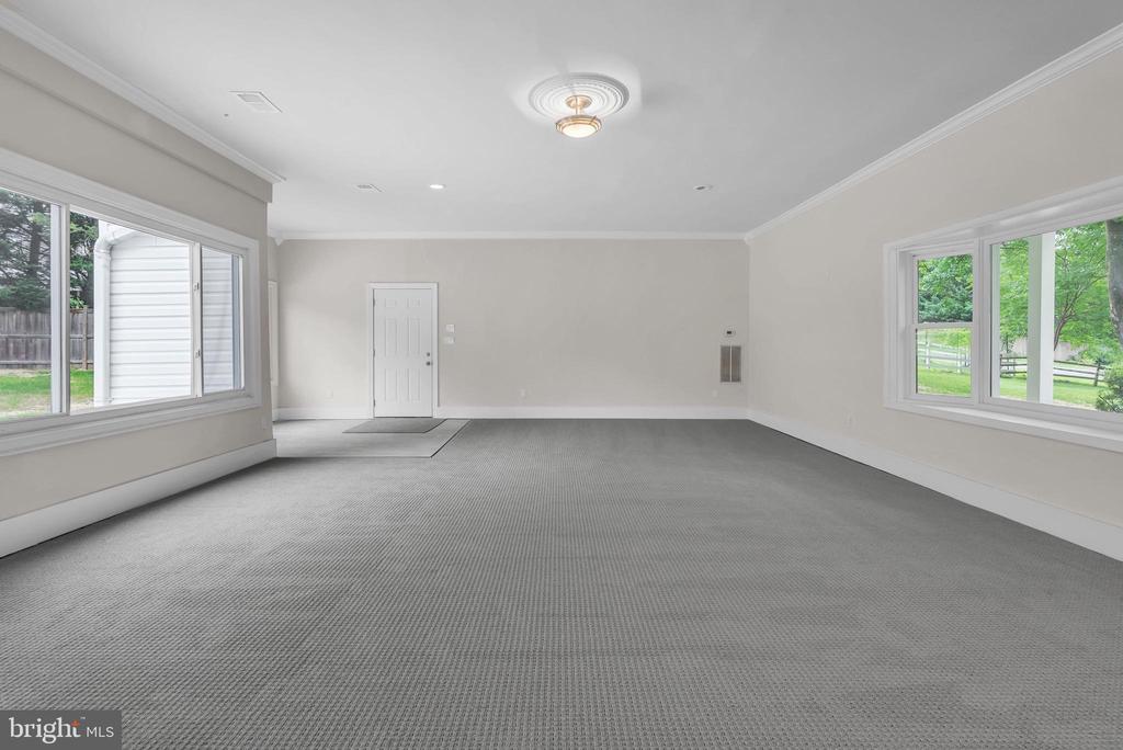 10911 CHANDLER ROAD
